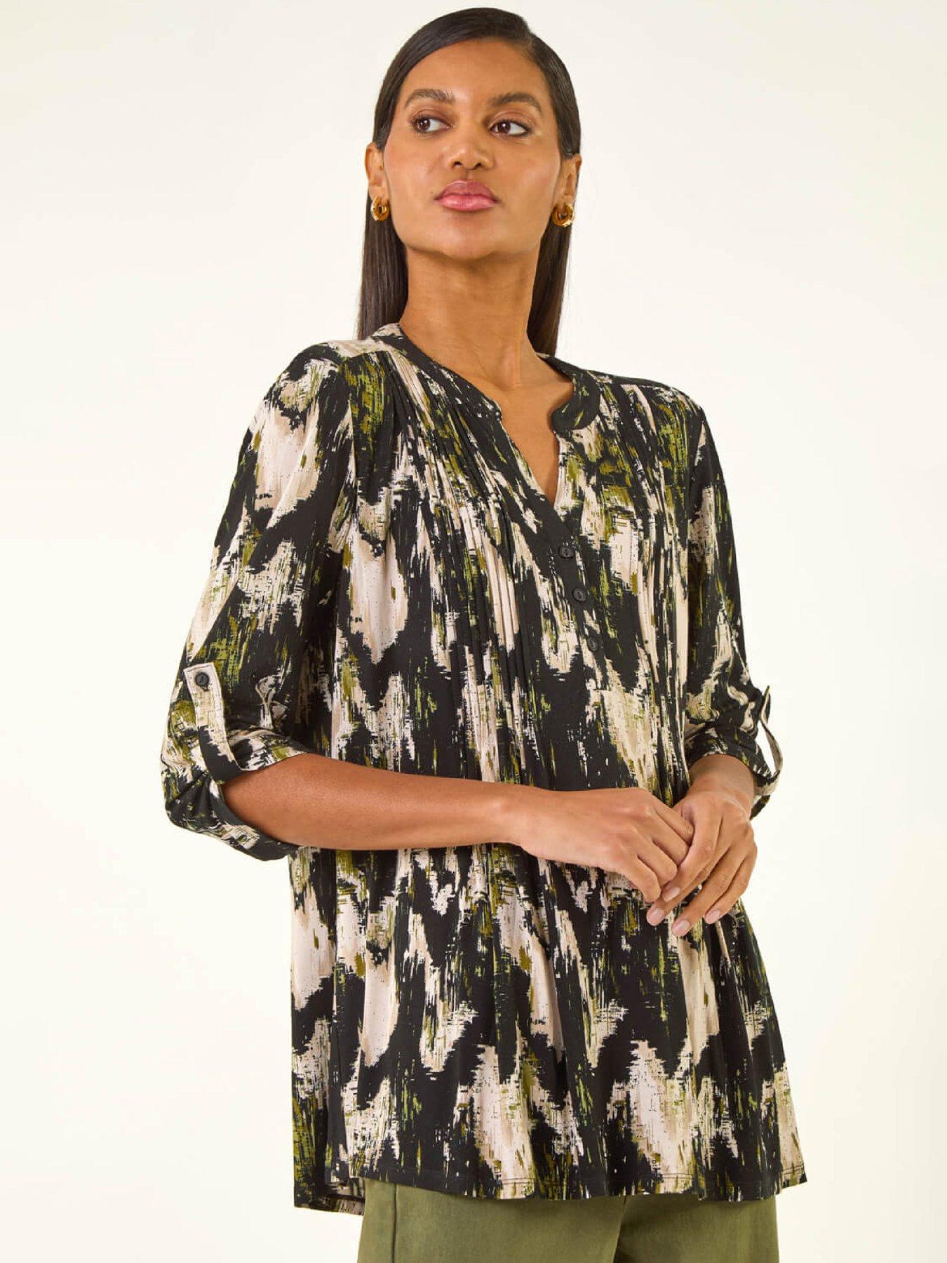 Roman Abstract Print Pintuck Stretch Top