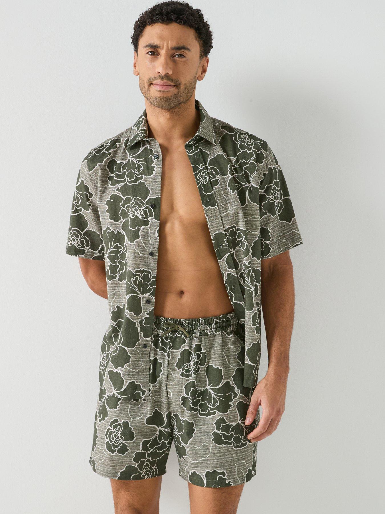 Image 6 of 6 of Les Deux Charlie Poppy Aop Floral Shorts - Green
