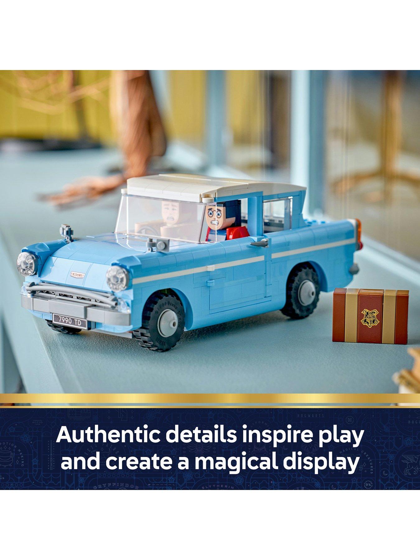 Image 6 of 8 of LEGO Harry Potter Enchanted Flying Ford Anglia Toy&nbsp;76470