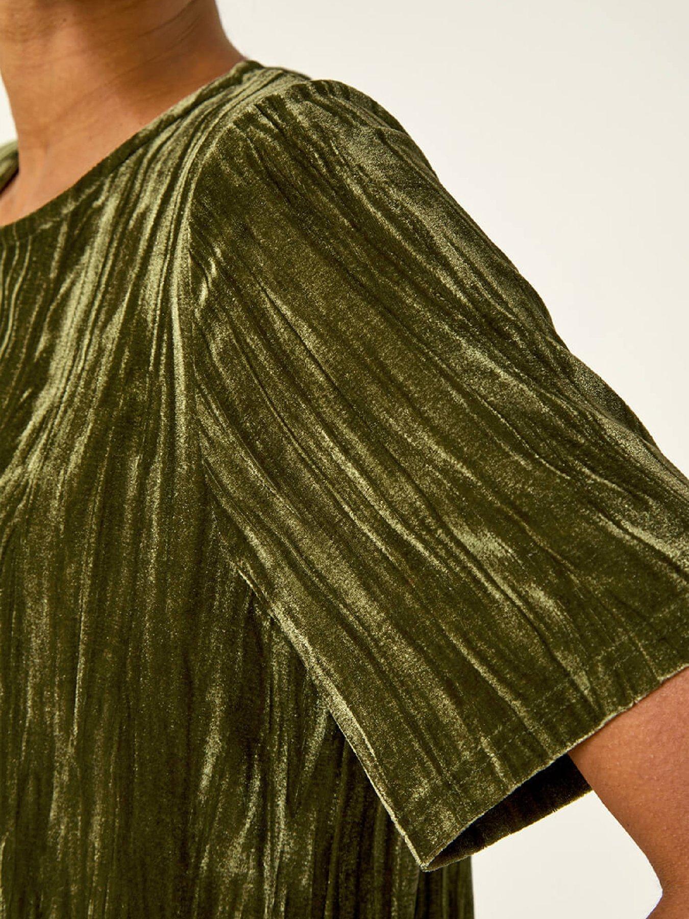 Image 5 of 5 of Roman Pleated Velvet Stretch Top - Green