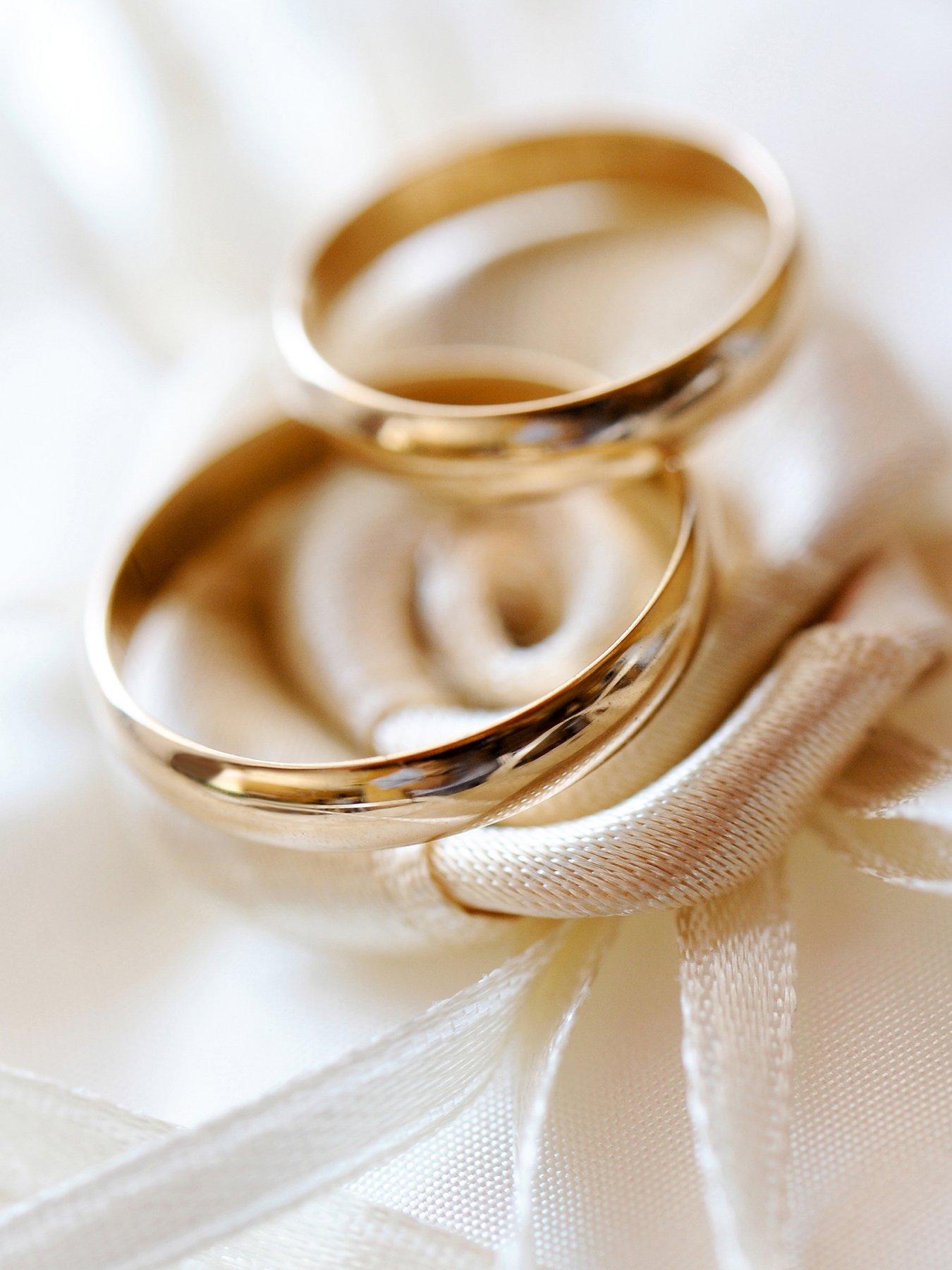 Image 4 of 5 of The Love Collection Classic 9ct Yellow Gold Court Wedding Band Ring - 4mm