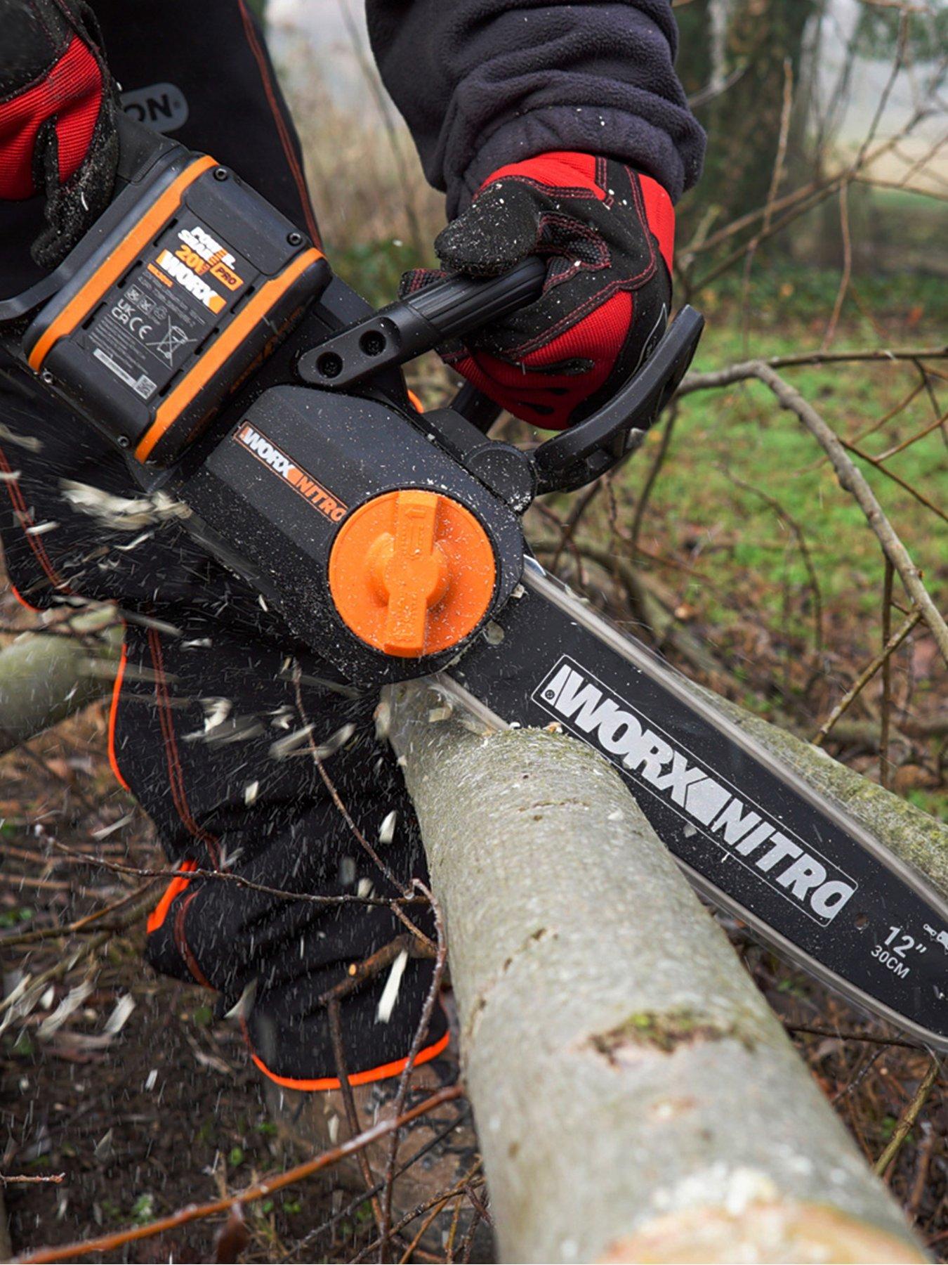 Image 4 of 6 of Worx 20V PowerShare 30cm Cordless Chainsaw with x1 4.0Ah Battery &amp; Charger