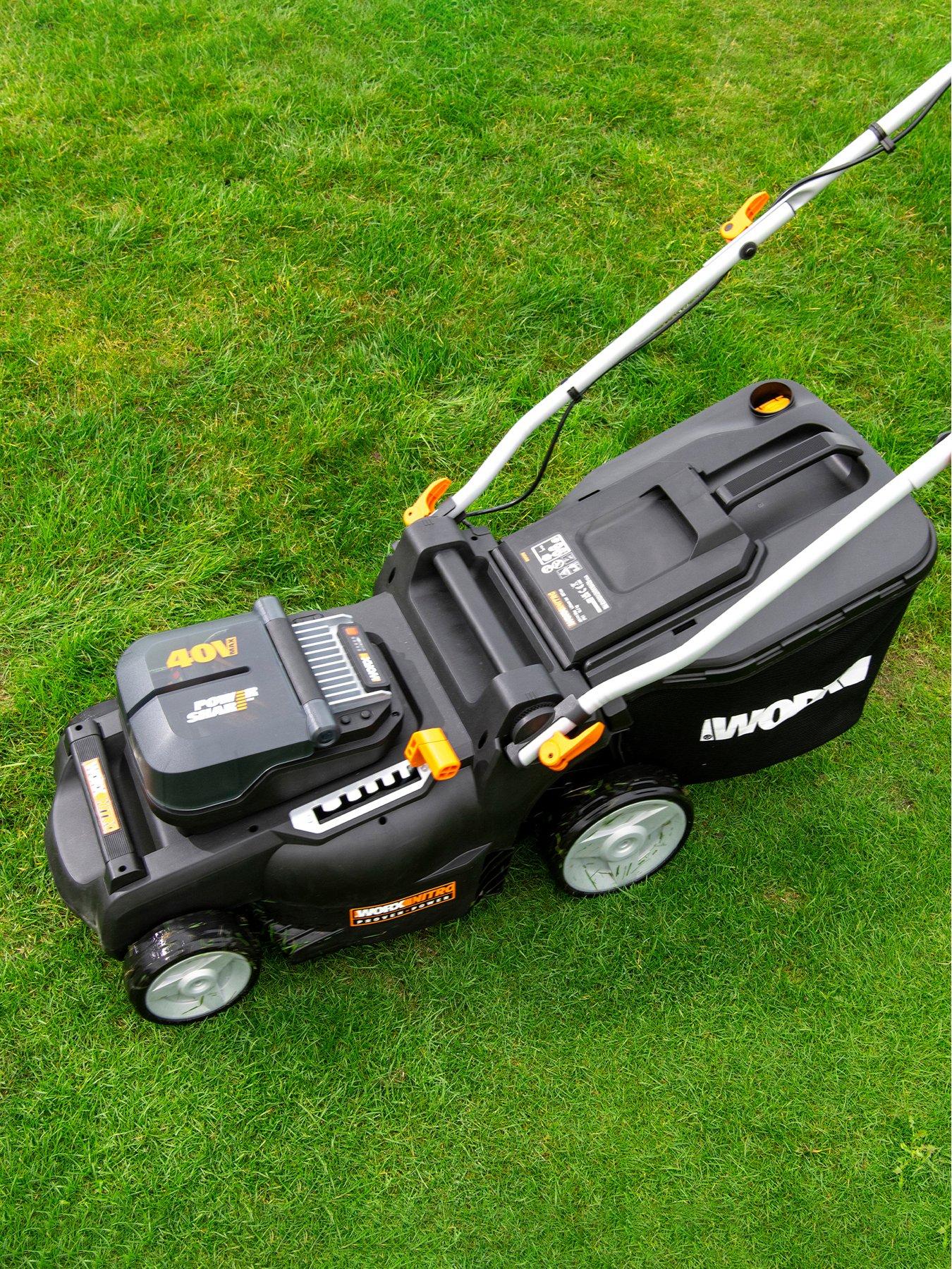 Image 4 of 7 of Worx 40V PowerShare 37cm Cordless Brushless Lawn Mower 550m2 with x2 4.0Ah Battery &amp; Charger