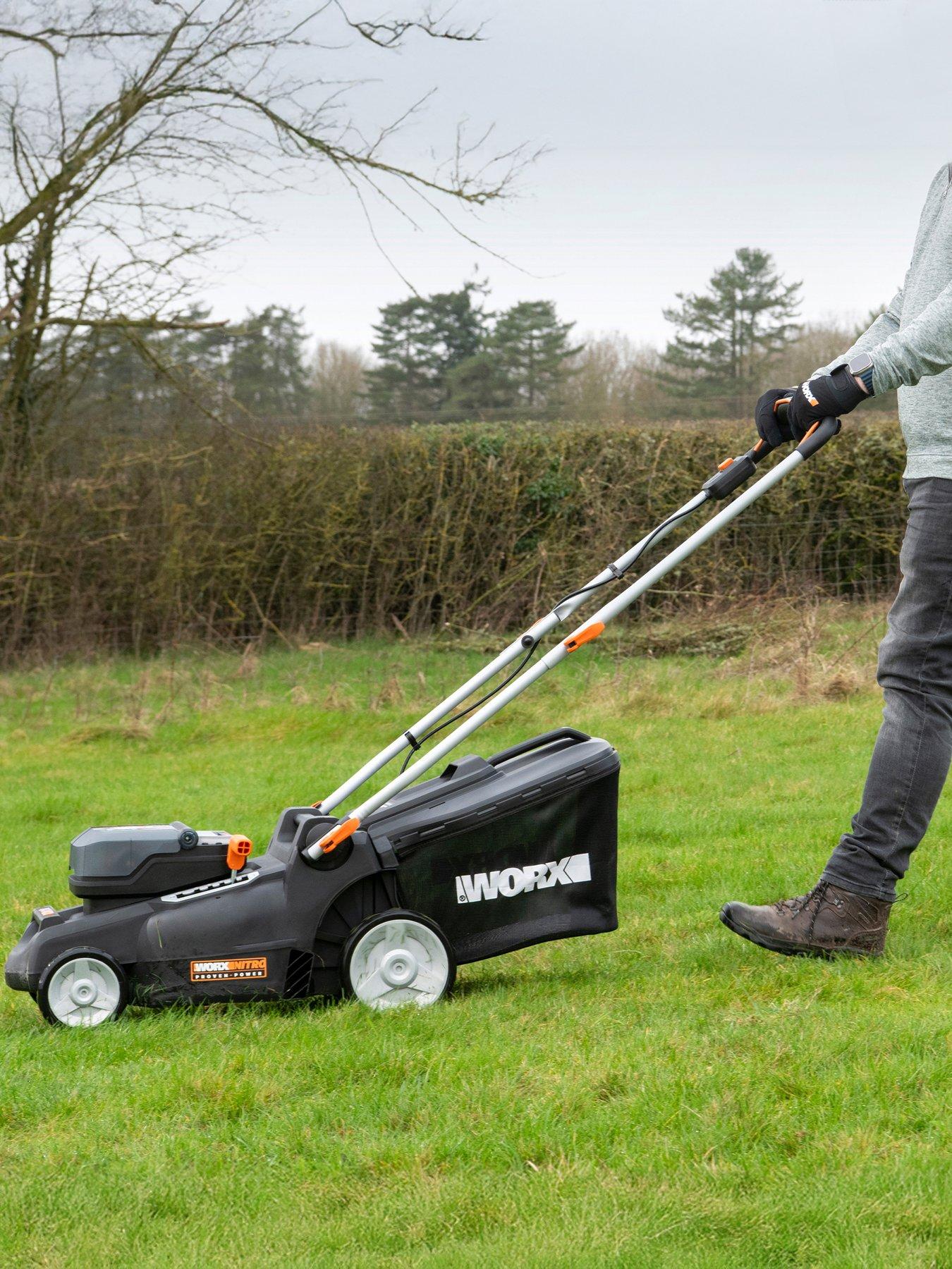 Image 5 of 7 of Worx 40V PowerShare 37cm Cordless Brushless Lawn Mower 550m2 with x2 4.0Ah Battery &amp; Charger