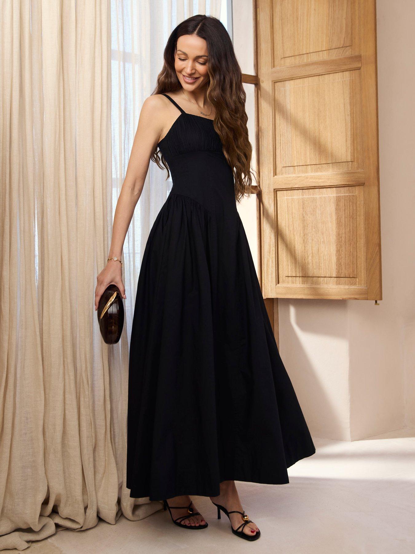 Image 3 of 5 of Michelle Keegan Seam Detail Midaxi Dress - Black