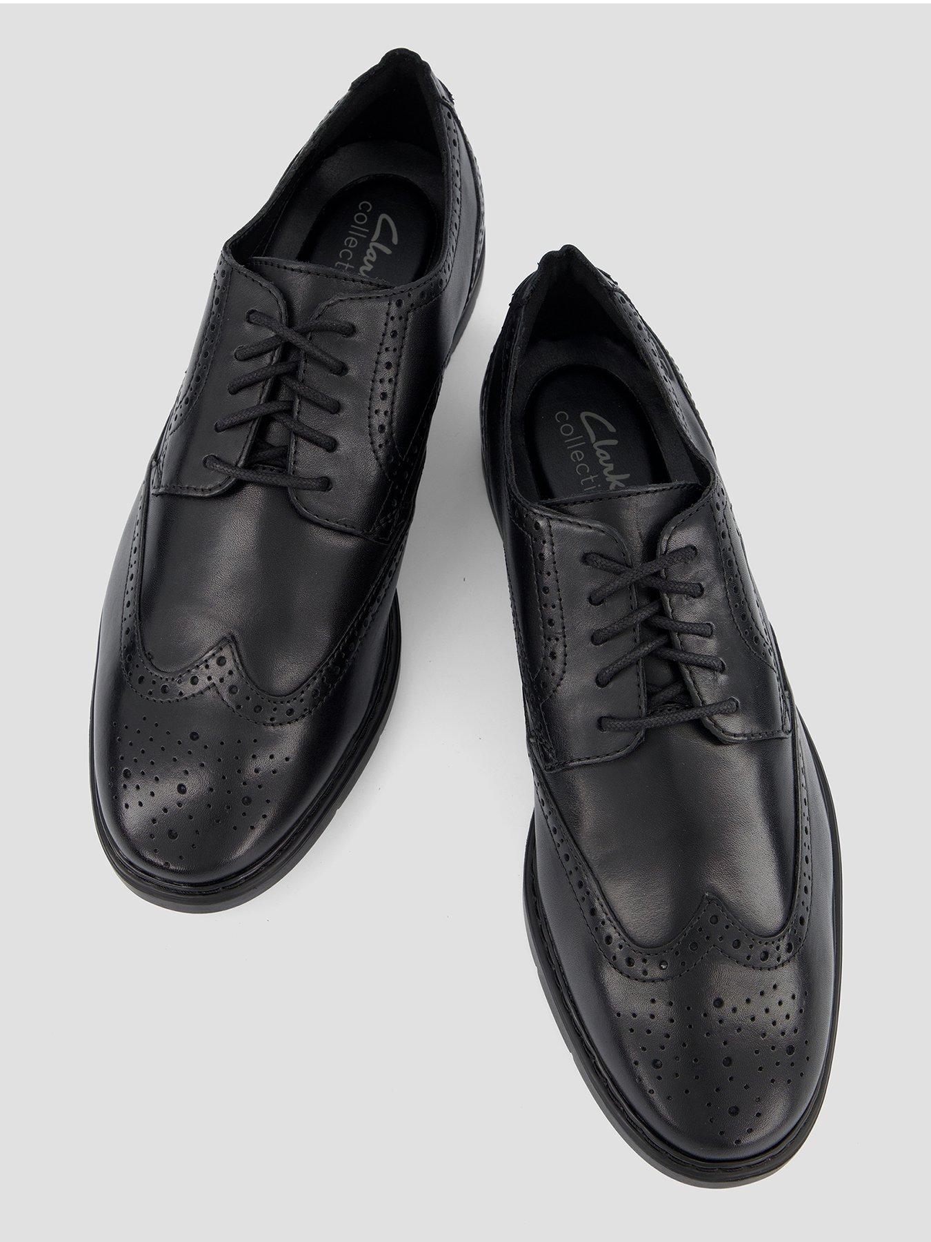 Image 3 of 6 of Clarks Banbury Tip Leather Brogue Shoes - Black