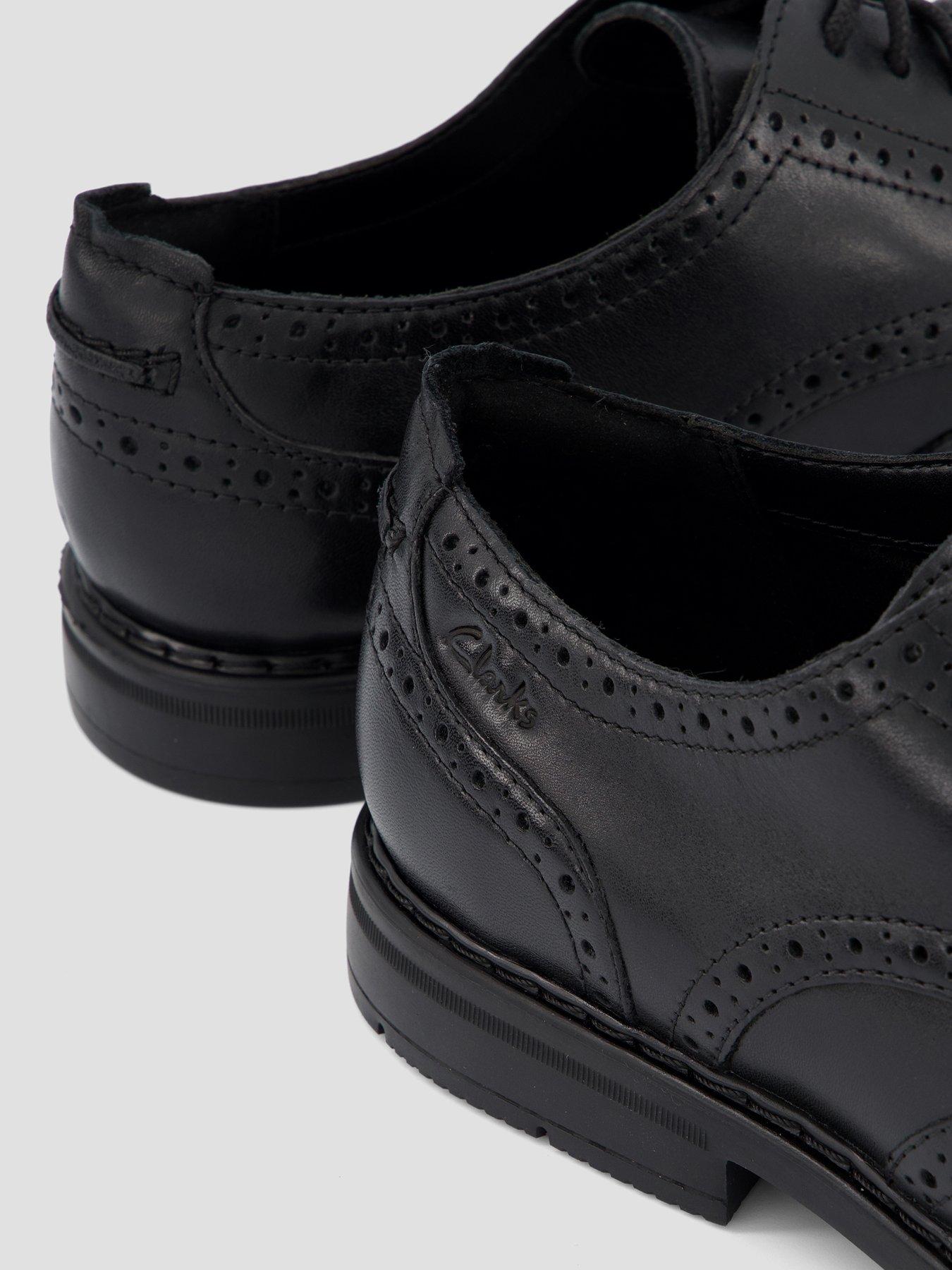 Image 5 of 6 of Clarks Banbury Tip Leather Brogue Shoes - Black