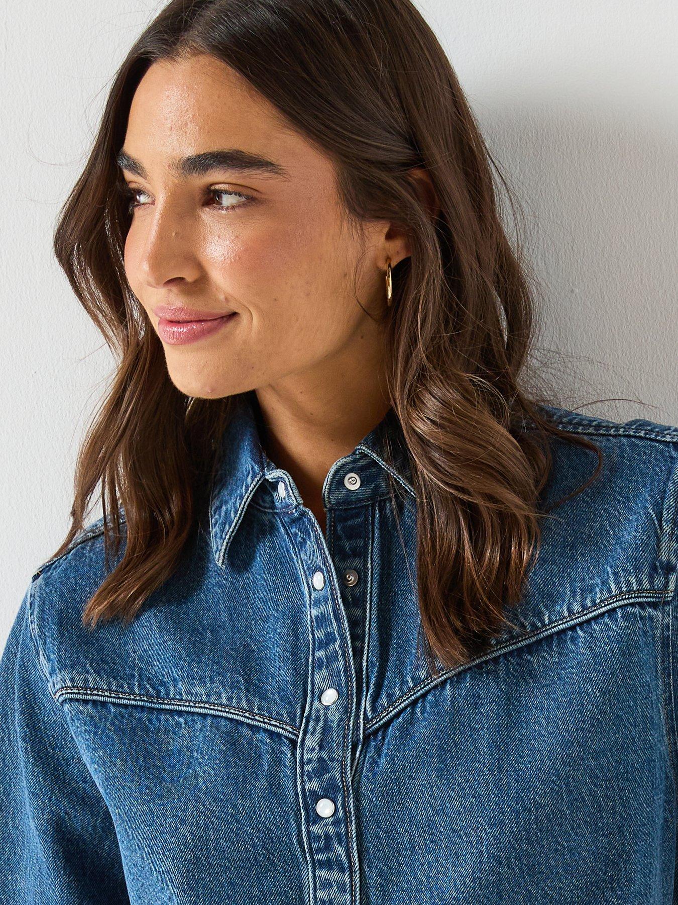 Image 4 of 6 of Levi's Logan Short Sleeve Denim Shirt - Blue