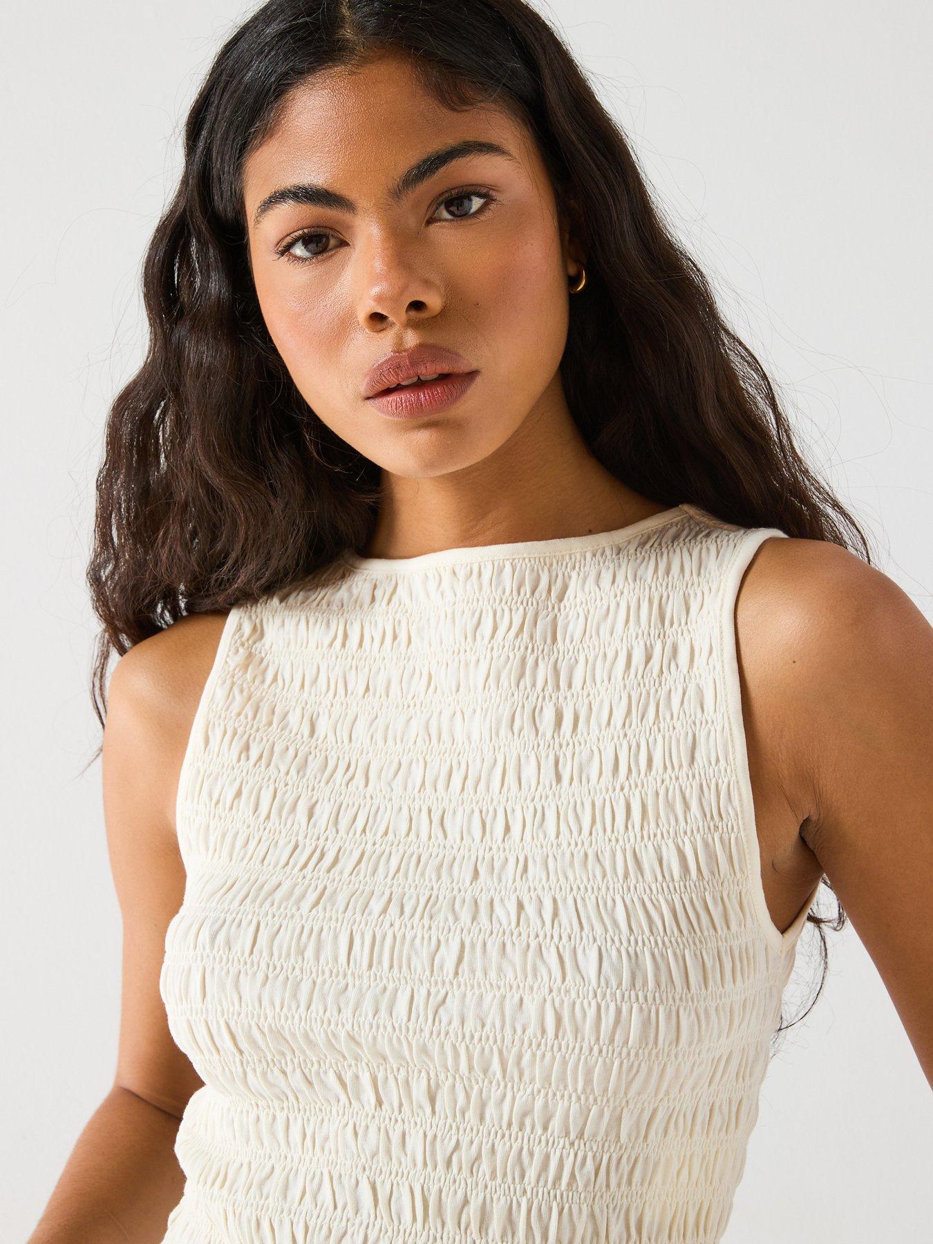 Image 6 of 6 of Levi's Bella Smocked Top - White
