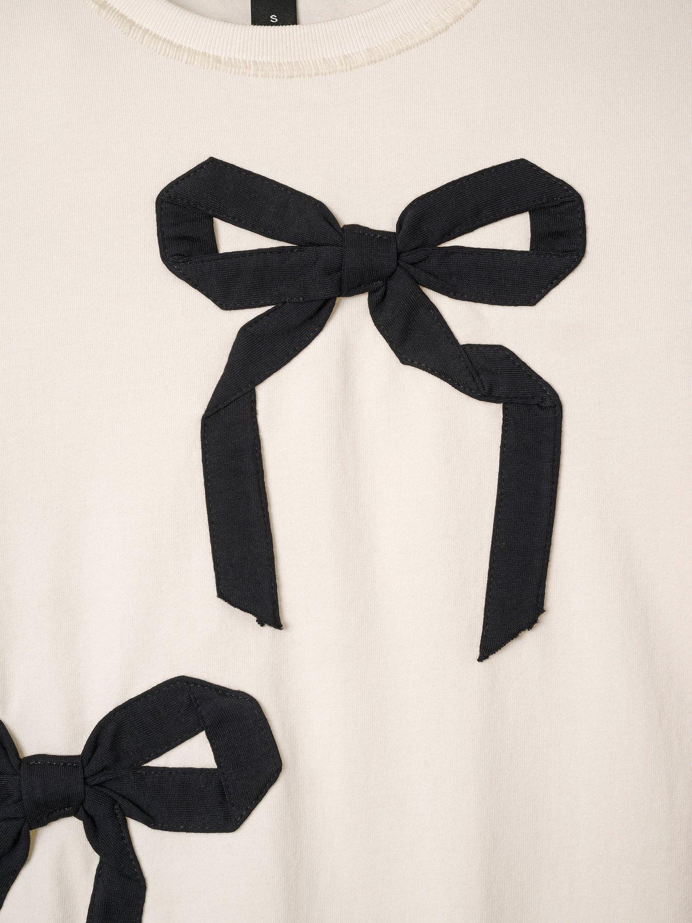 Image 4 of 5 of MARC JACOBS Bow Shrunken Tee - Off White