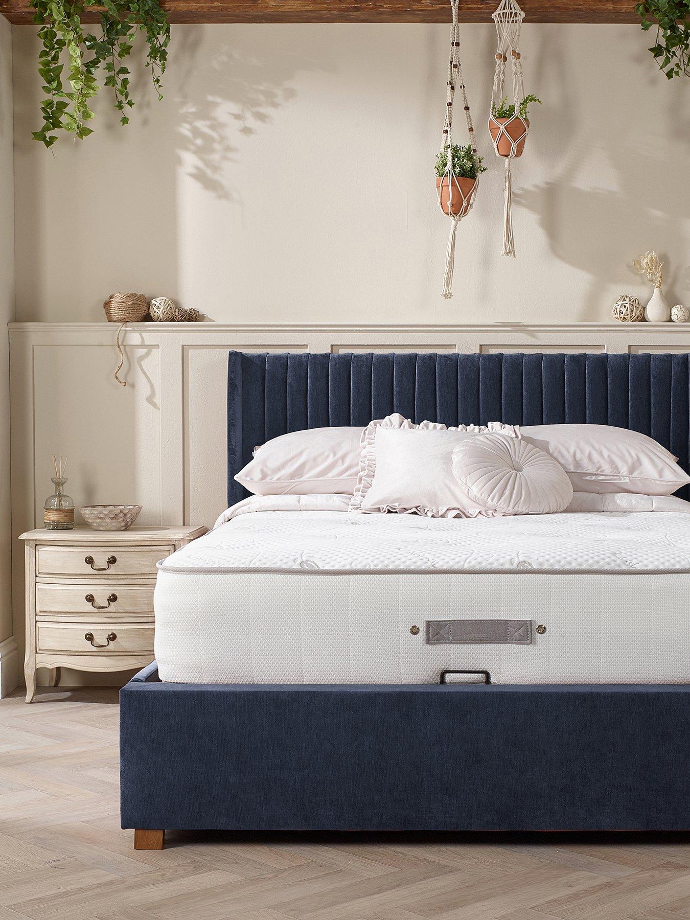 Catherine Landsfield Soho Ottoman Bed - Navy