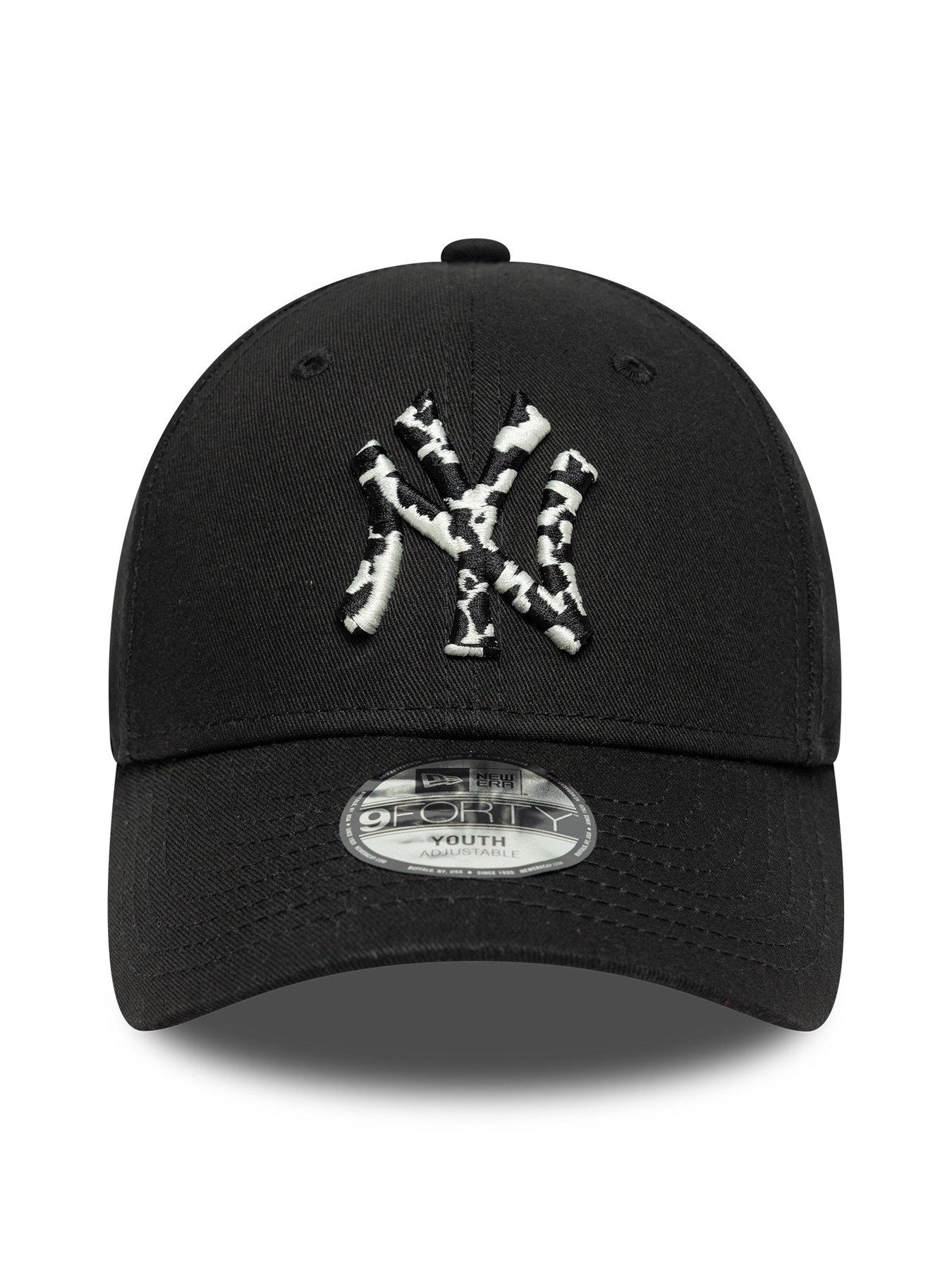 Image 3 of 5 of New Era New York Yankees Animal Infill 9Forty MLB Cap - Black