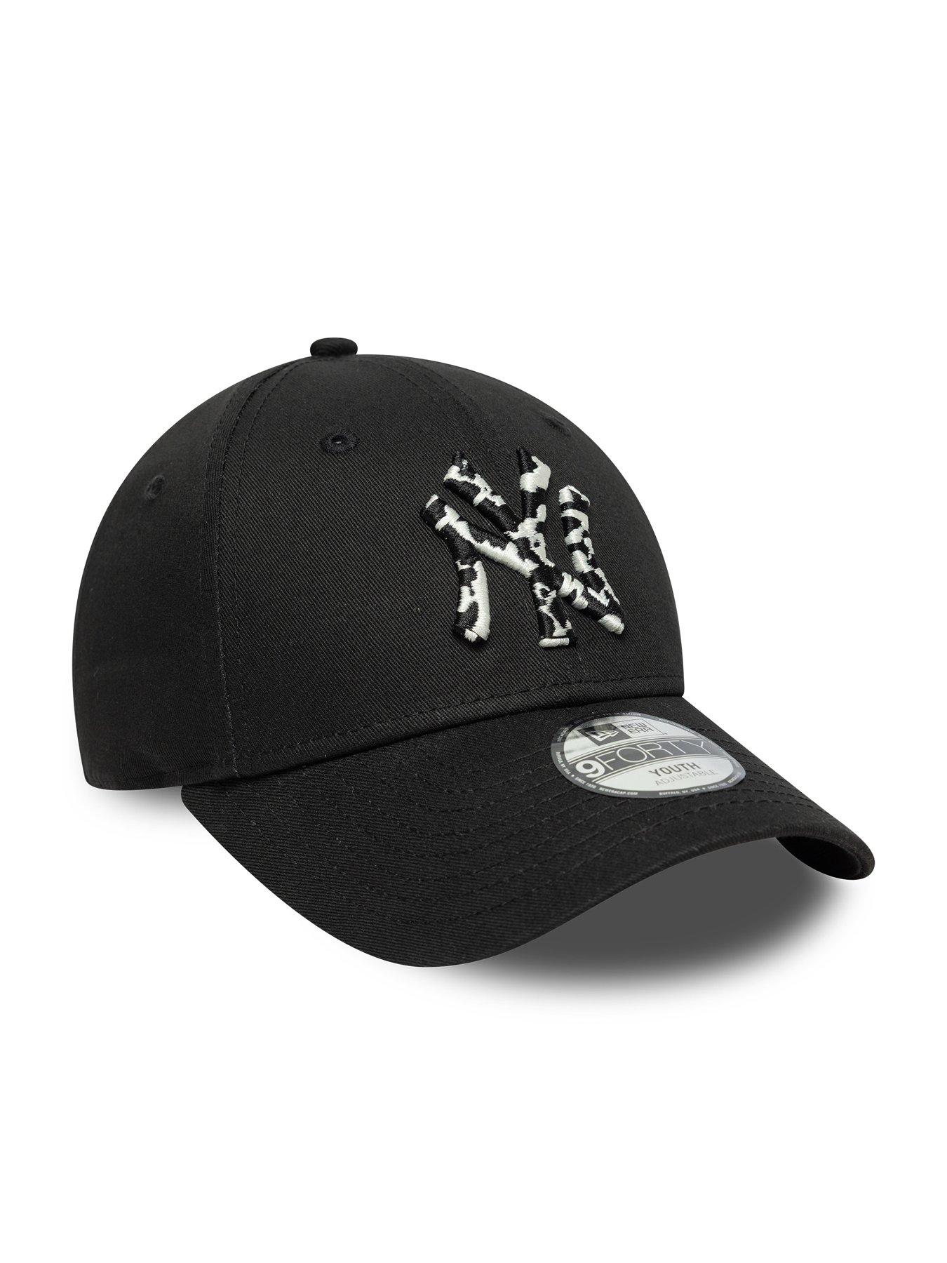 Image 4 of 5 of New Era New York Yankees Animal Infill 9Forty MLB Cap - Black