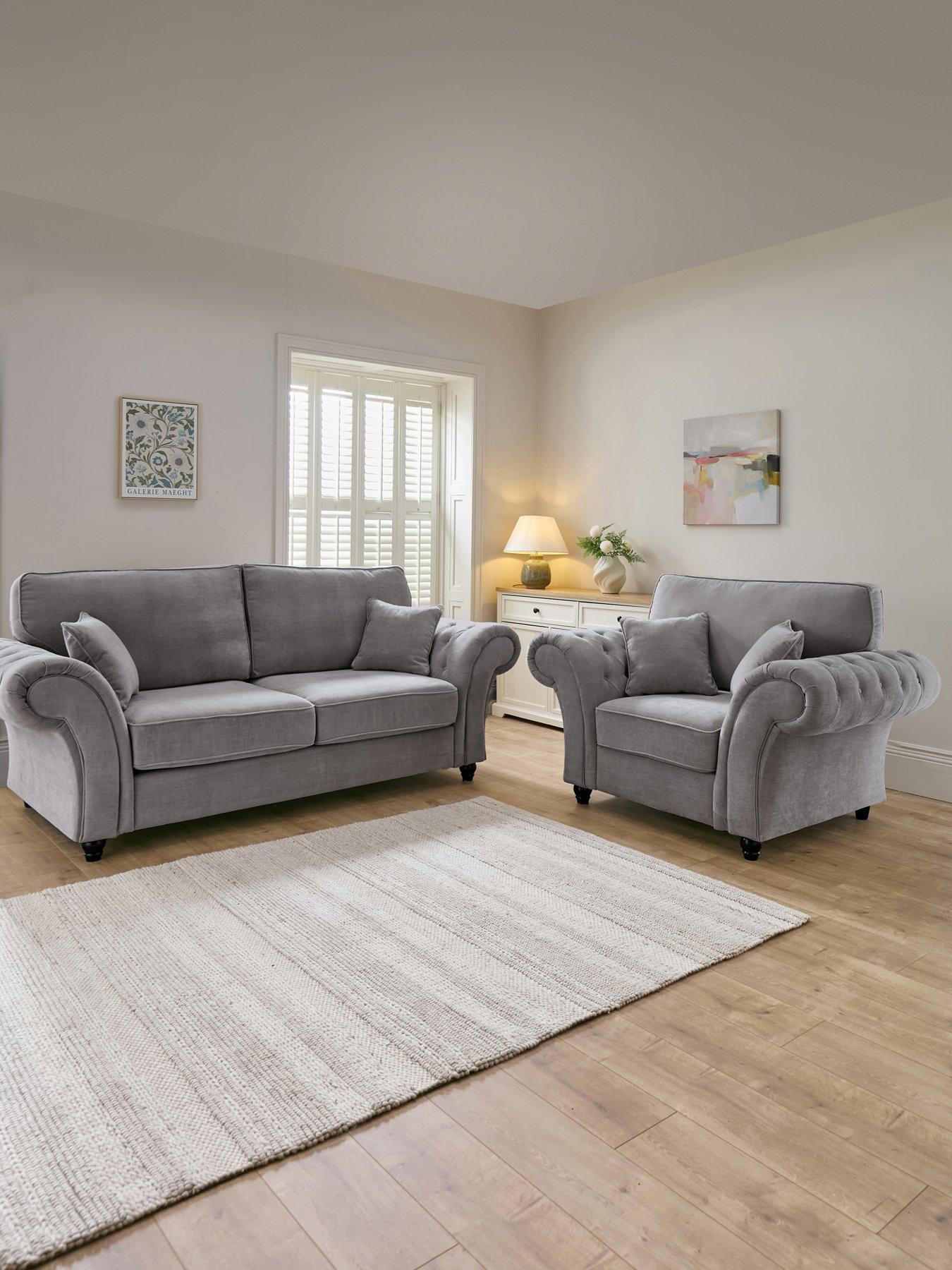 The Very Collection: Windsor Standard 3 + Chair