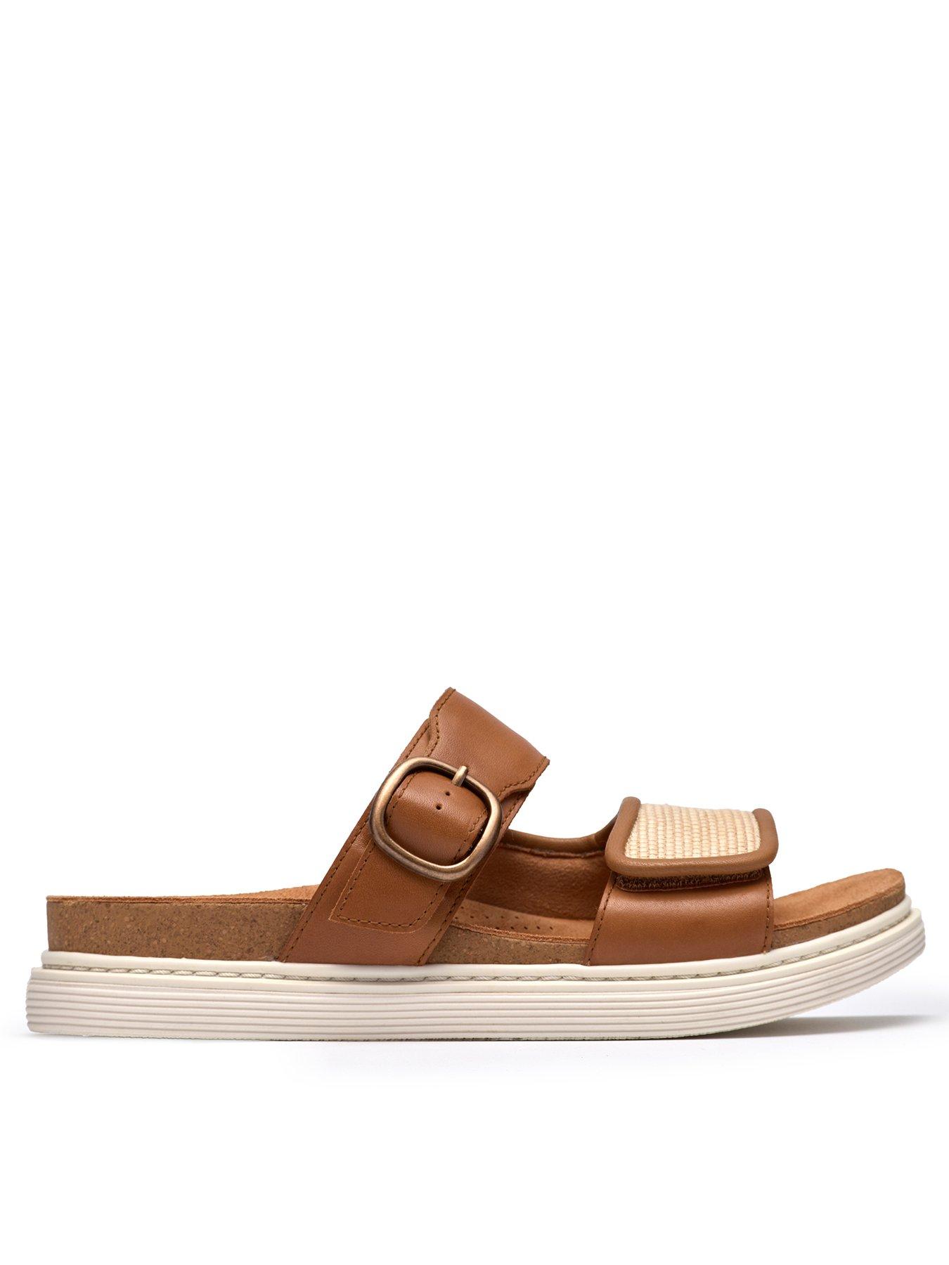 Clarks Arwell Step Sandals - Tan Leather
