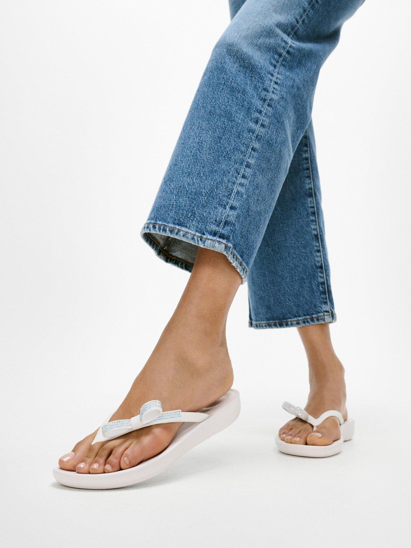 FitFlop Iqushion Glitz Bow Flip-flops - Urban White