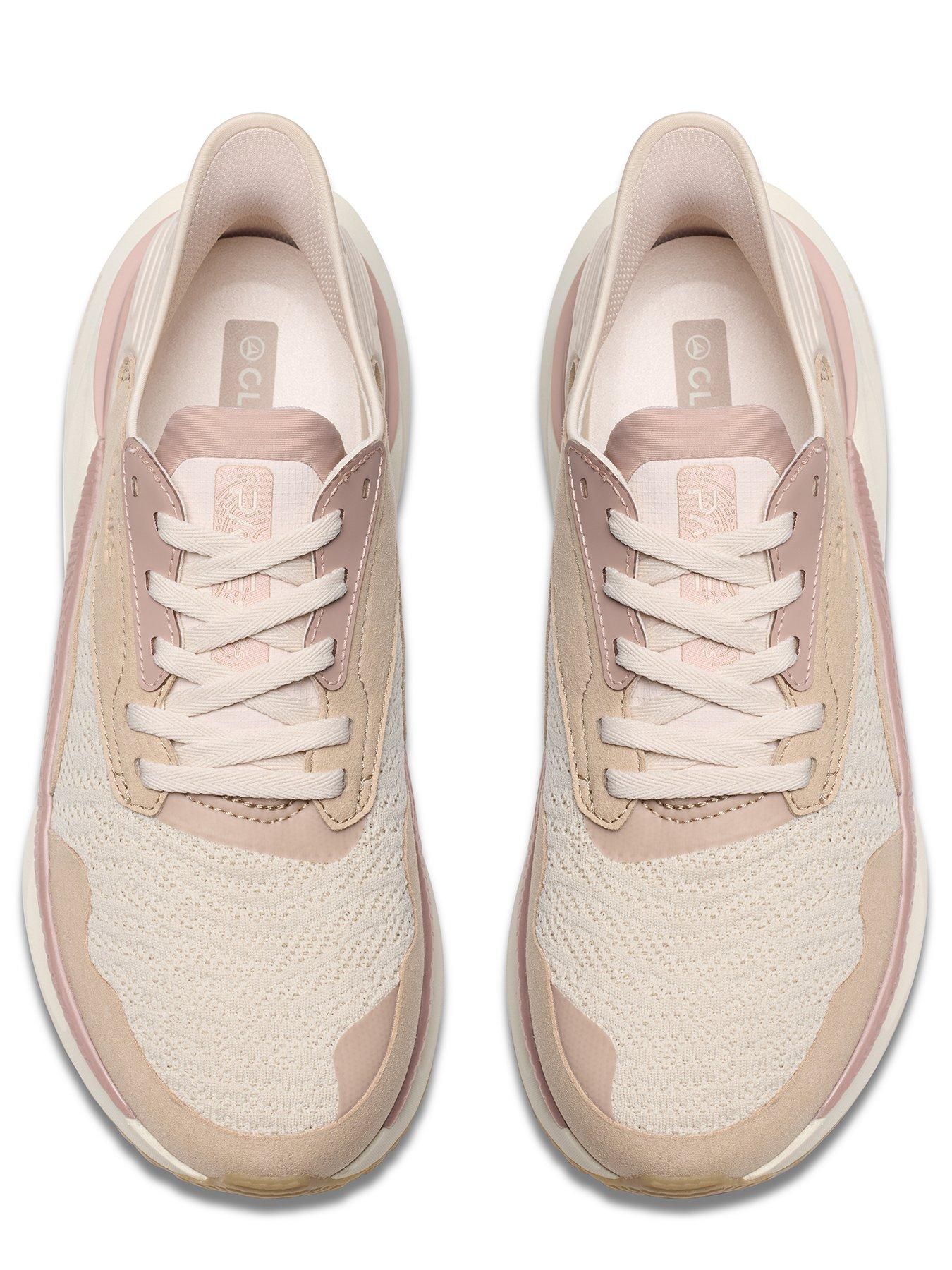 Image 4 of 6 of Clarks Clarks Pace Trainer - Sand