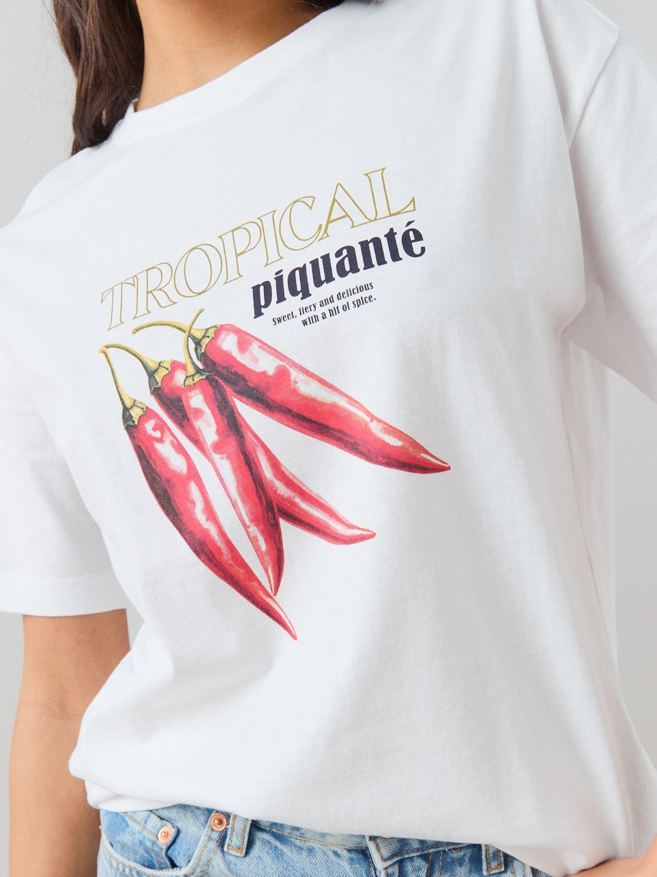 Image 5 of 7 of The Very Collection Chilli Oversized Graphic T-Shirt - White