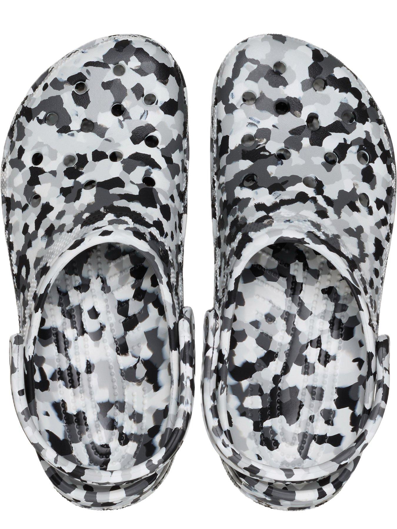 Image 4 of 6 of Crocs Men's Classic Confetti Clog Sandal - Black/White