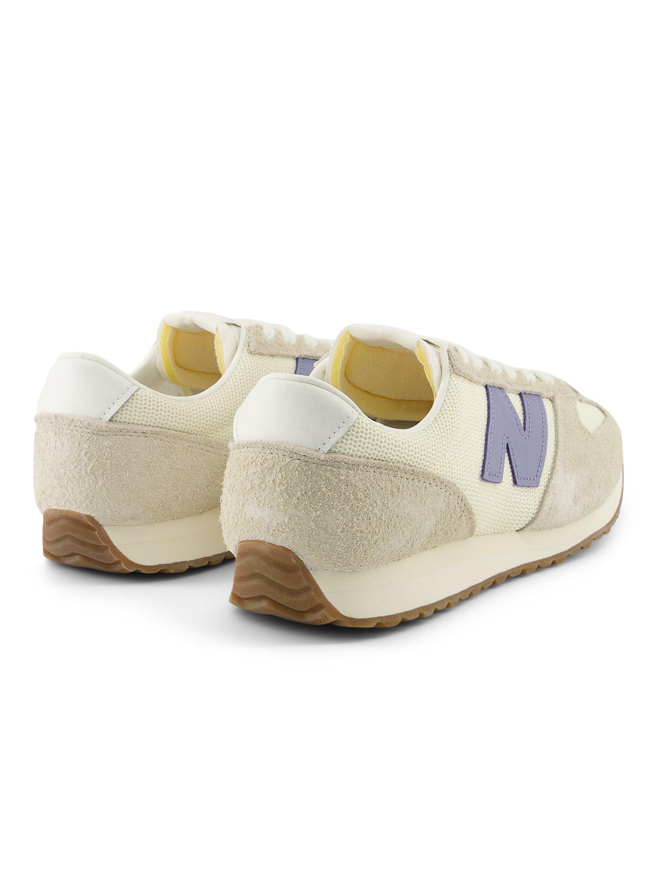 Image 6 of 7 of New Balance Unisex 471 Trainer - White