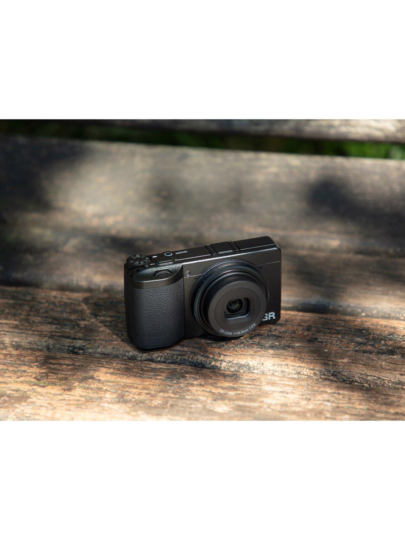 RICOH GR IV Camera 25MP 28mm No AC Adapter | Very