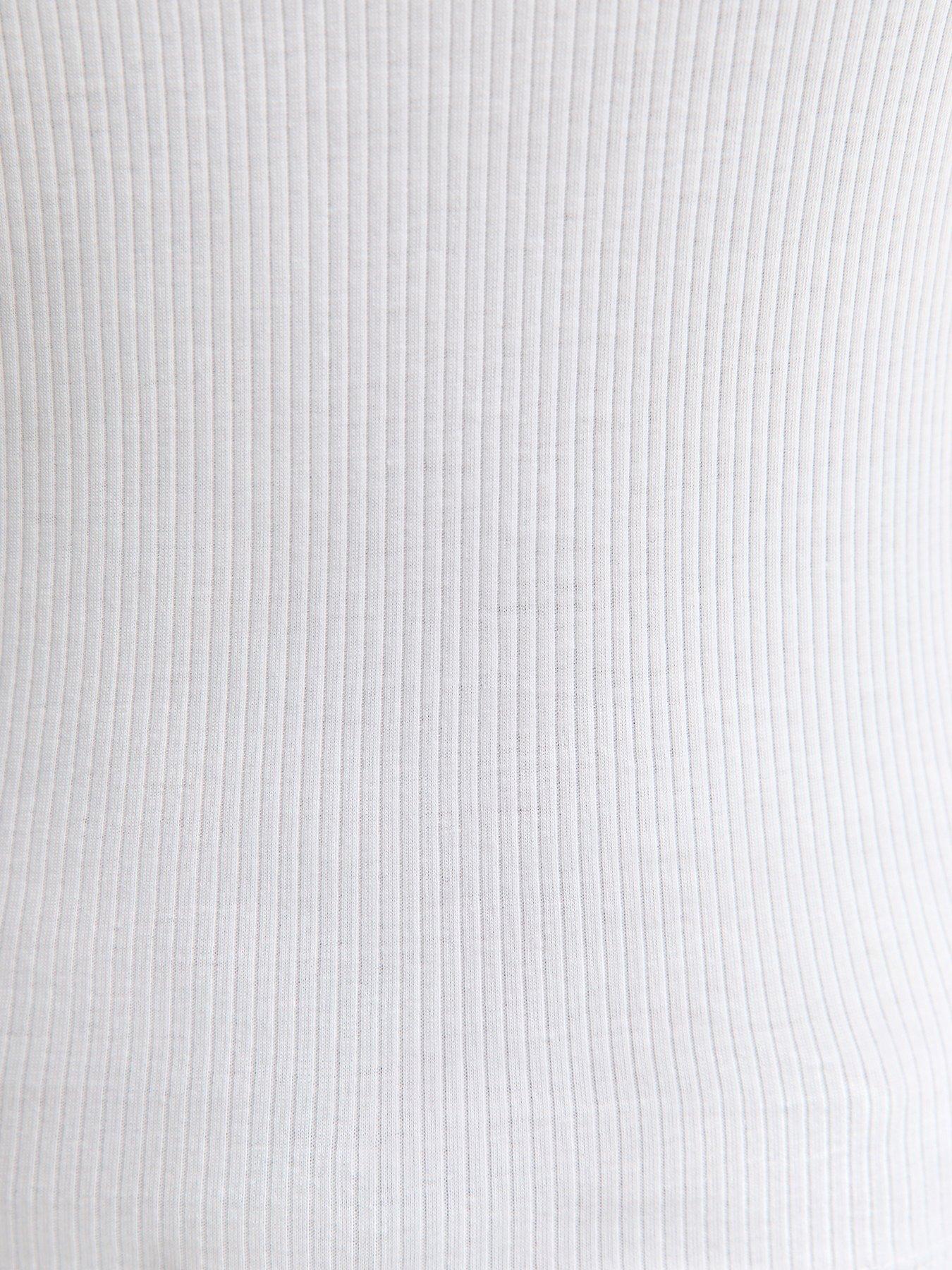 Image 5 of 5 of New Look Ribbed Scoop Neck Cami - White