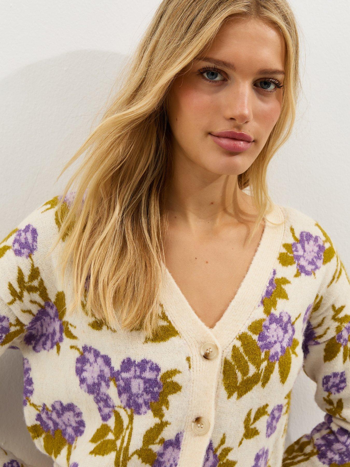 Image 4 of 5 of New Look Cream Floral Patterned V-neck Cardigan