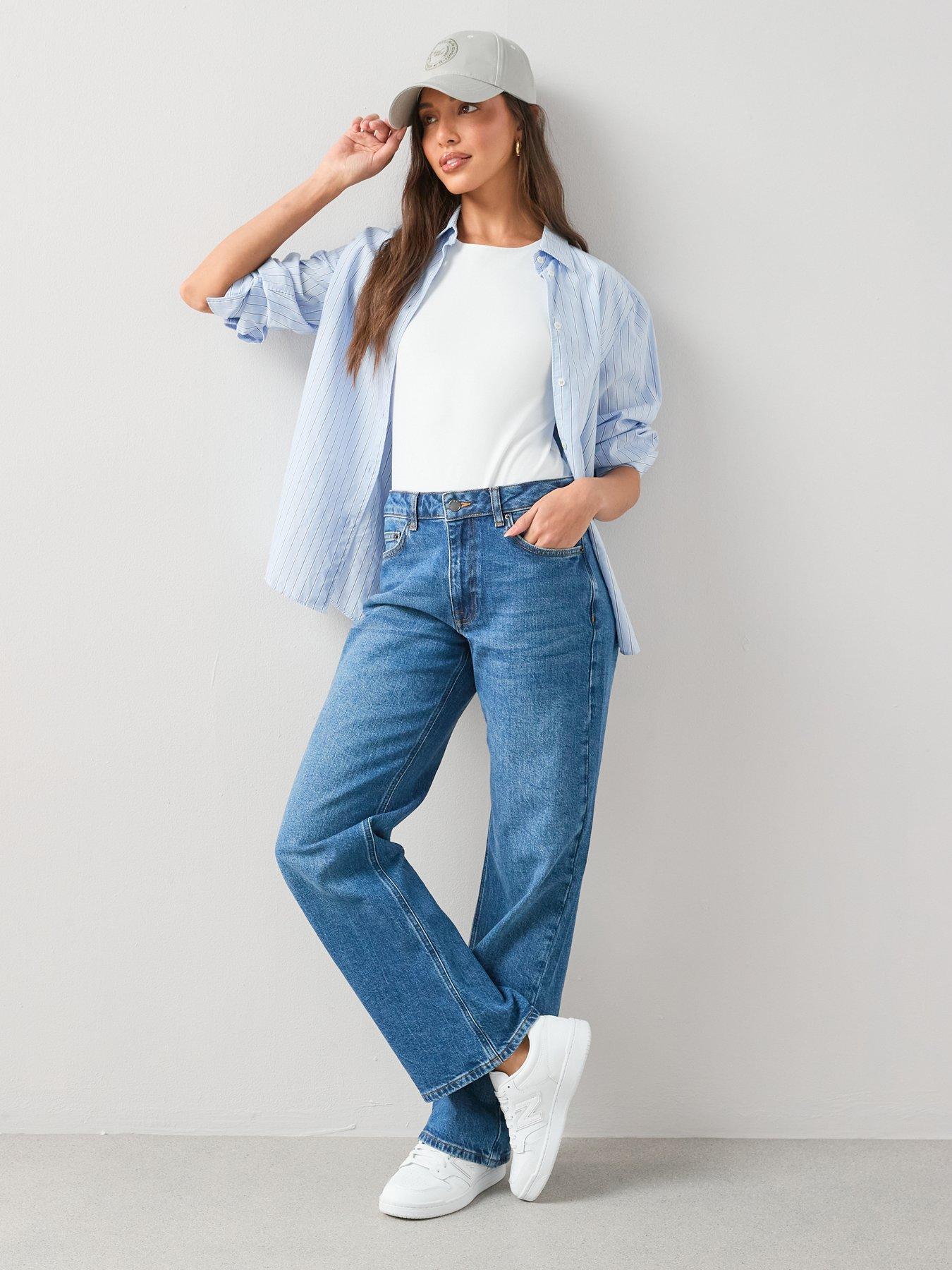 Image 3 of 6 of The Very Collection Baggy Low Rise Jeans - Mid Wash