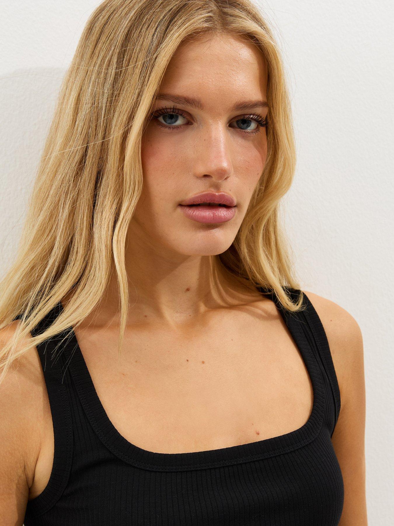 Image 4 of 5 of New Look Square Neck Vest Top - Black