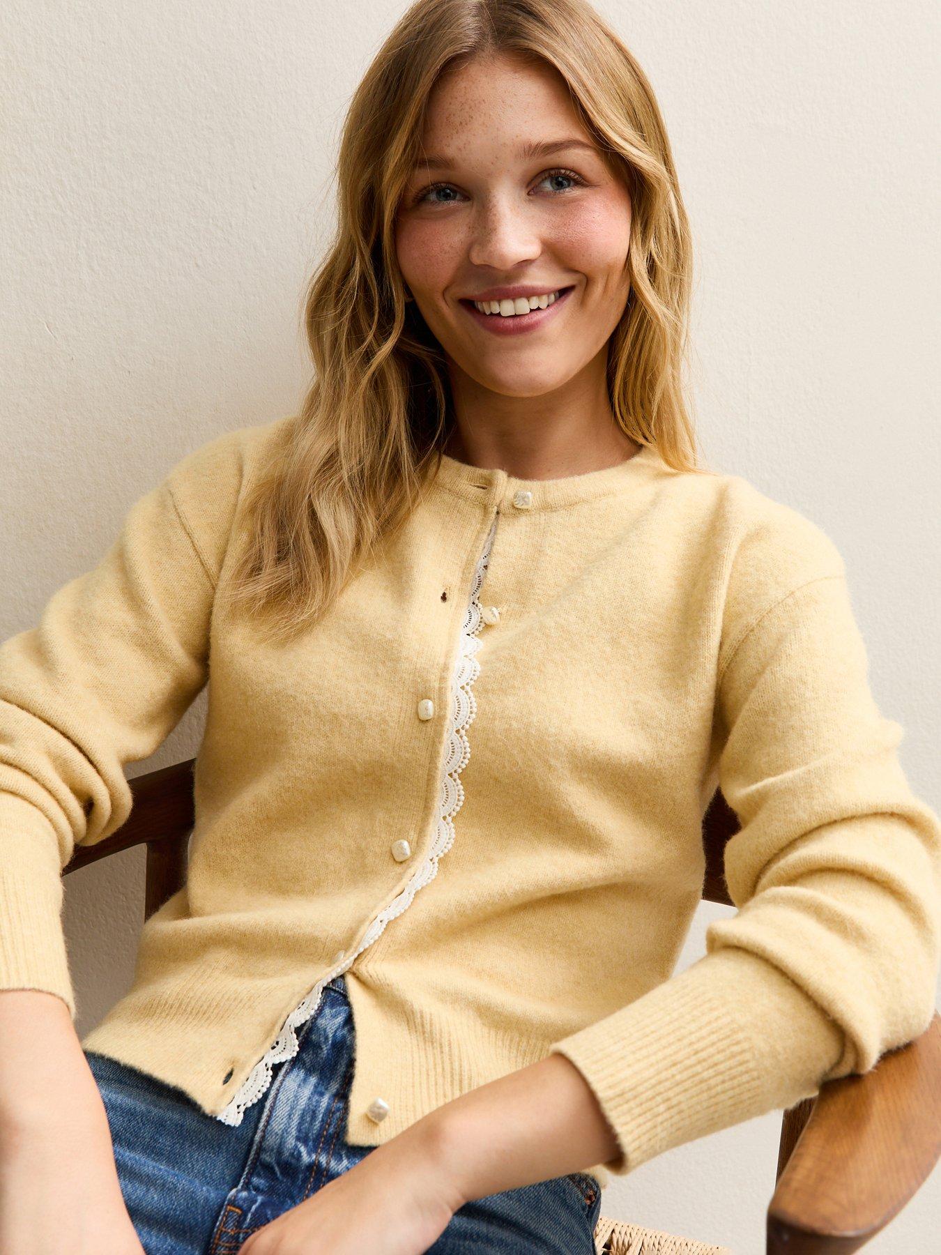 New Look Lace Trim Crew Neck Cardigan - Light Yellow