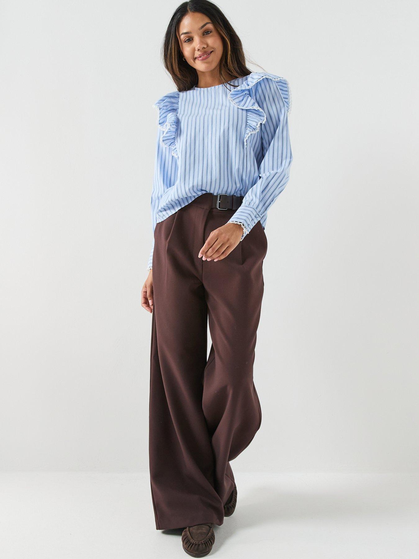 Image 3 of 5 of Vero Moda Vmfanni Ls Tape Top Wvn