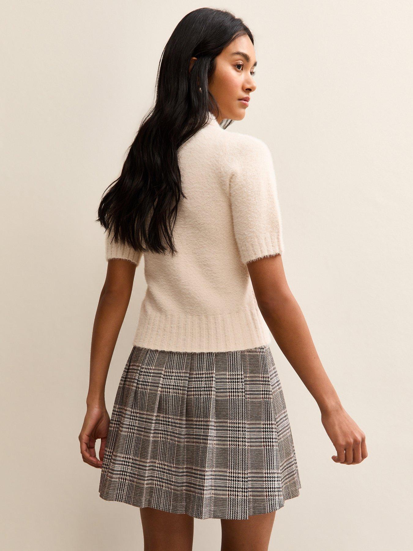 Image 2 of 5 of New Look Checked Pleated Mini Skirt - Grey