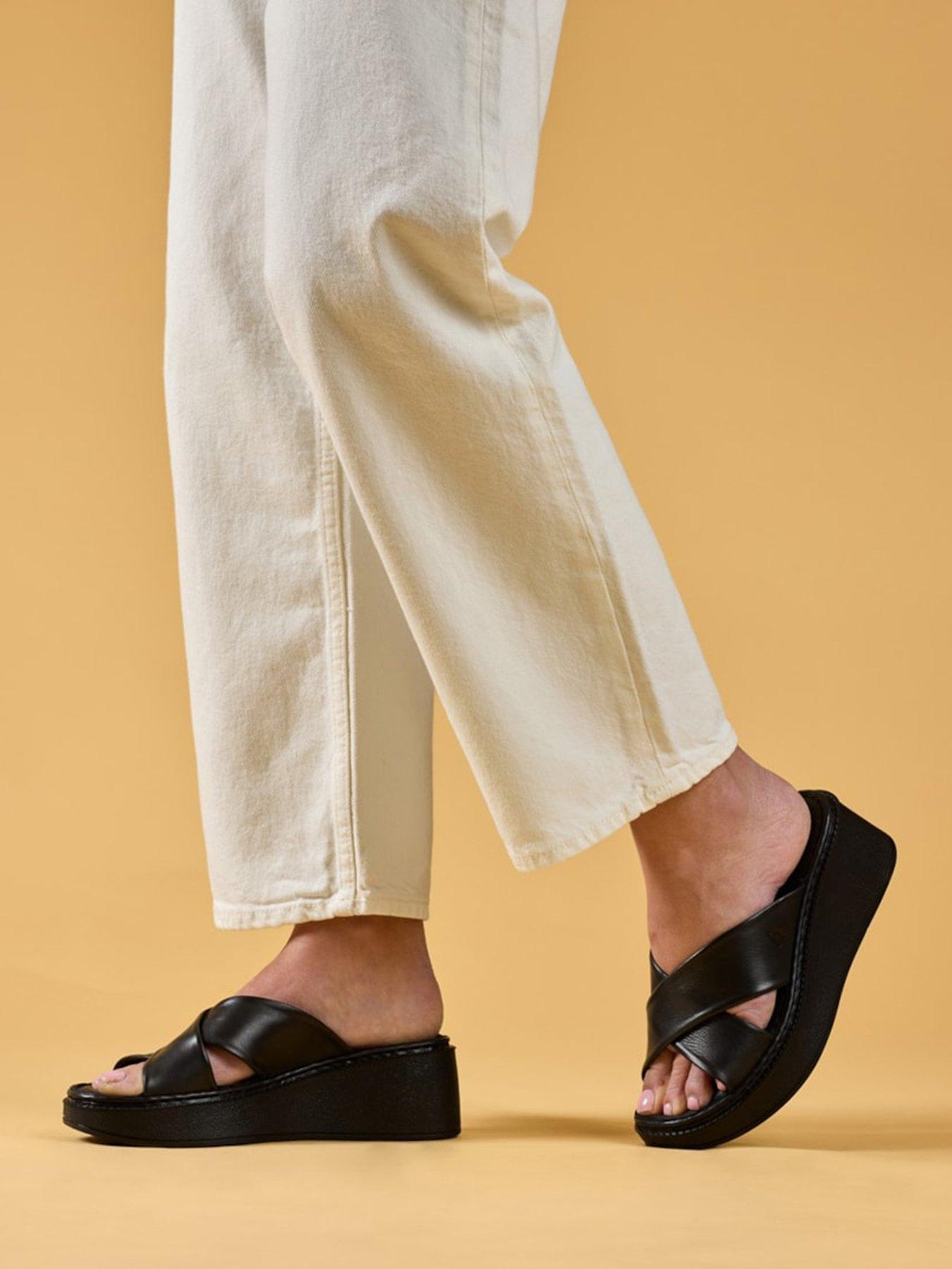 Hush Puppies Bobbi Wedge Sandal-black