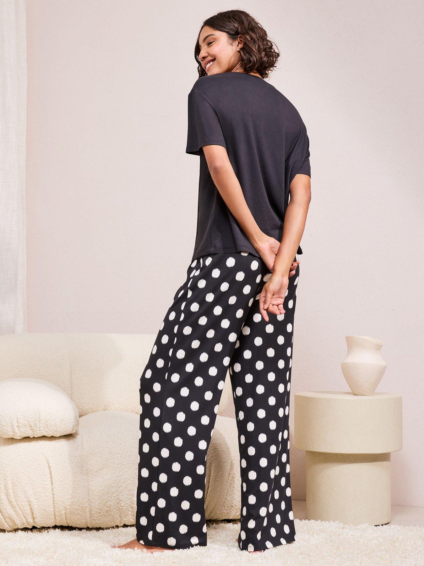 Image 2 of 4 of Friends Like These Spot Pyjama Set - Black