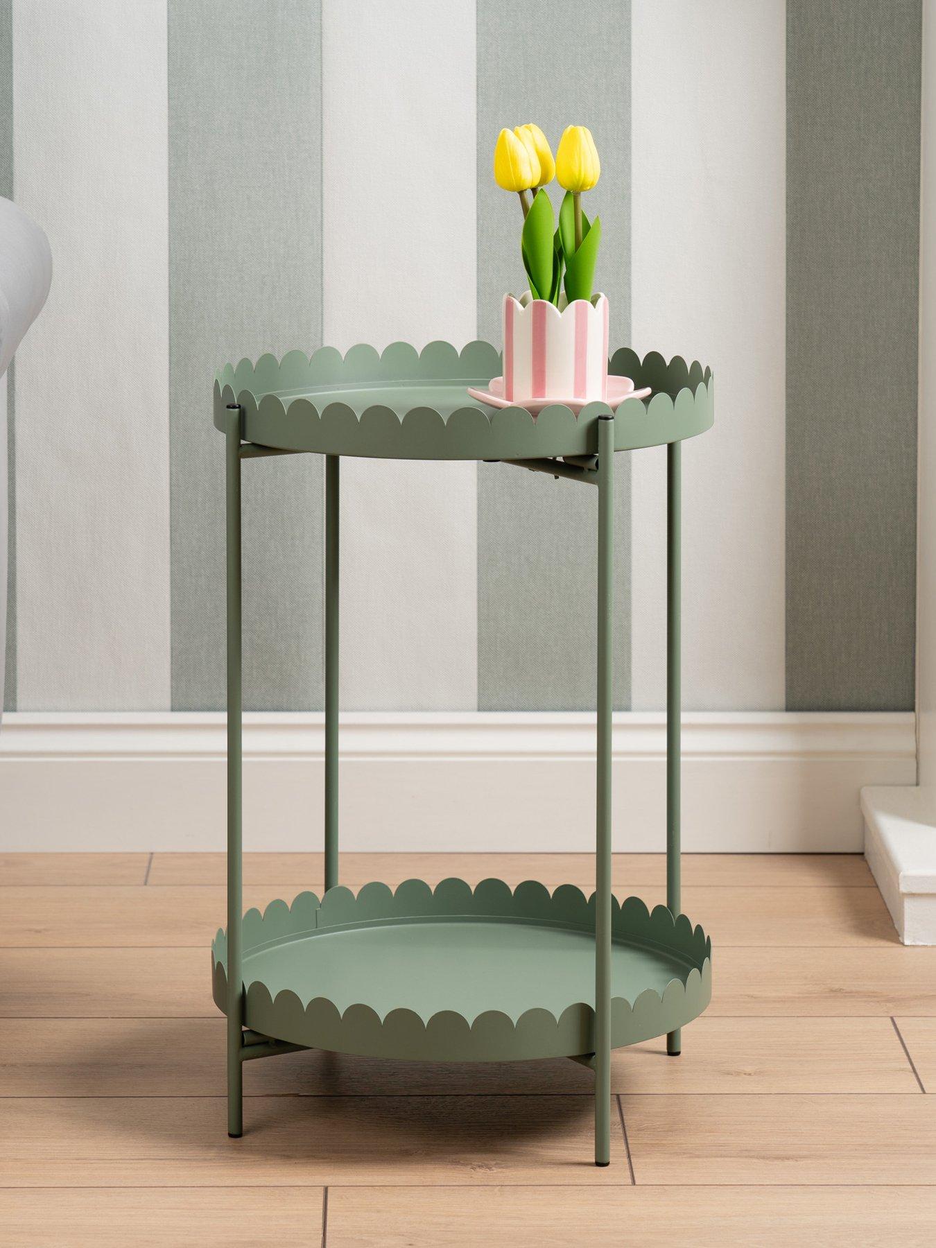 Scottish Everlastings Round Scallop Table - Green