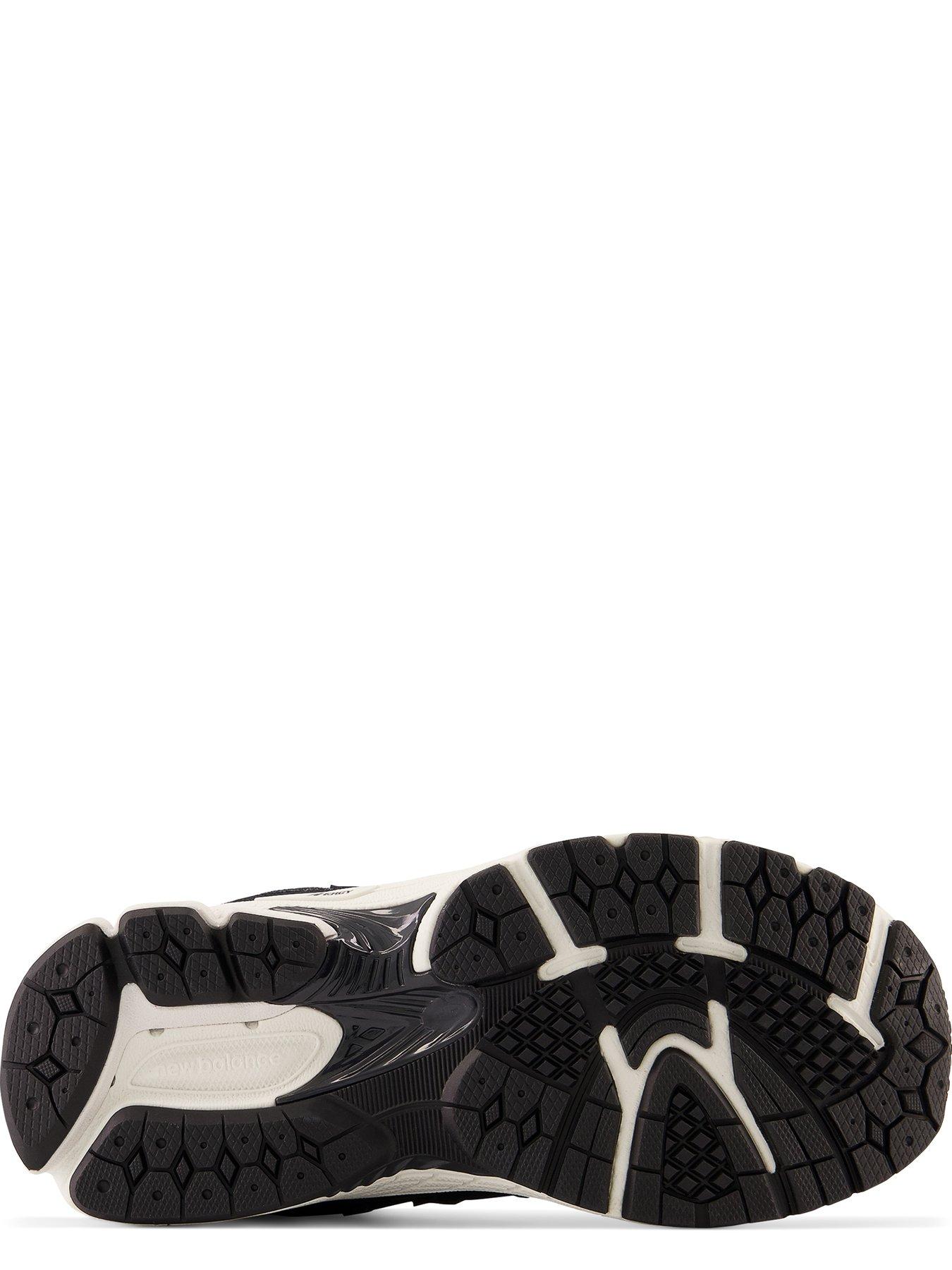 Image 5 of 7 of New Balance Kids 2002 Trainer - Black