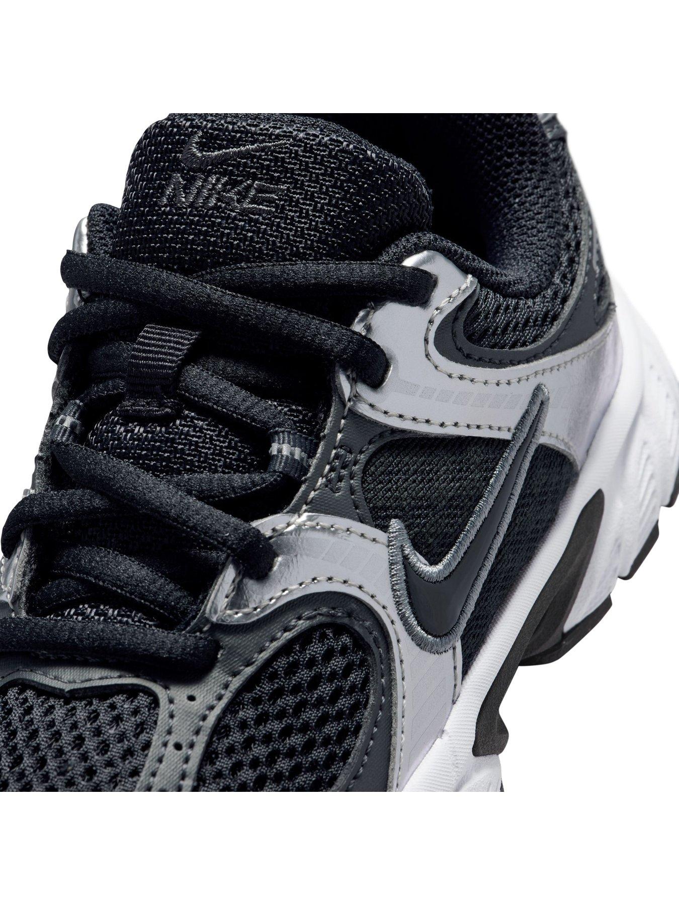 Image 6 of 7 of Nike Unisex V5 RNR Roomy Fit Mesh Sports Trainers - Black