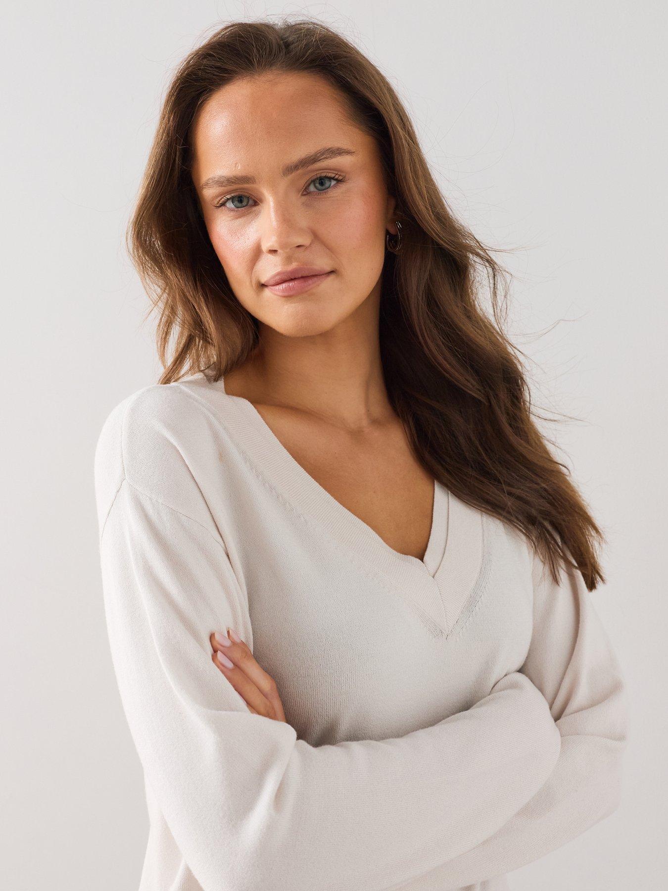Image 4 of 7 of The Very Collection Women's Longline V-Neck Jumper - Cream
