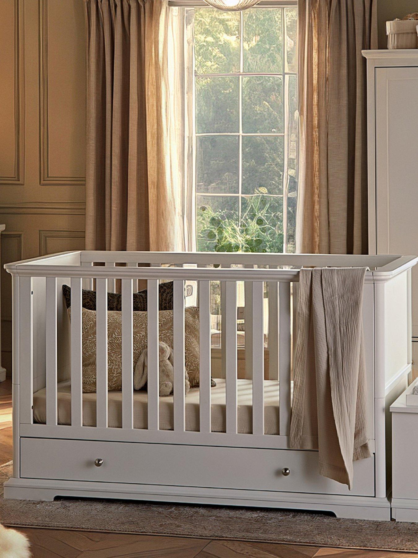 Image 4 of 6 of CuddleCo Beaumont Cot Bed - Low - White