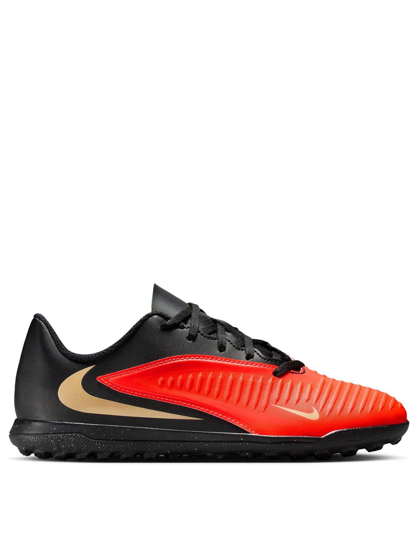 Nike Big Kids' Phantom 6 Low Club Astro Turf Football Boots, Black, Size 2 Older