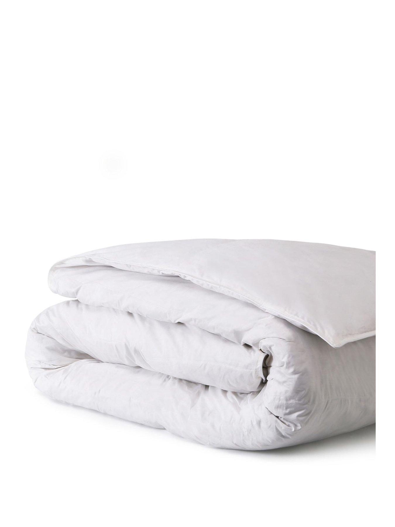 Image 2 of 5 of The Fine Bedding Company Luxury Cotton Goose Down 13.5 Tog Duvet
