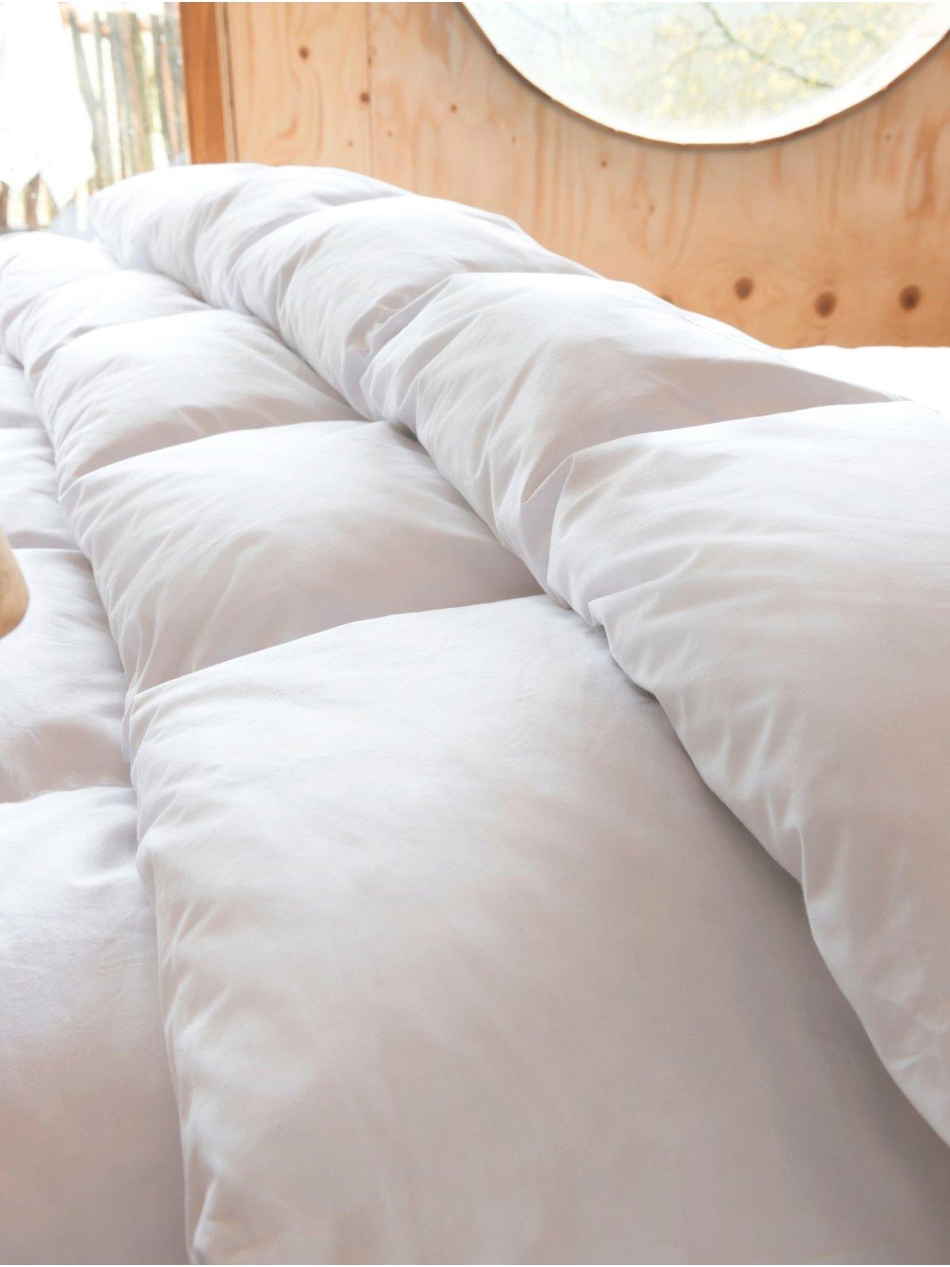 Image 3 of 5 of The Fine Bedding Company Luxury Cotton Goose Down 13.5 Tog Duvet