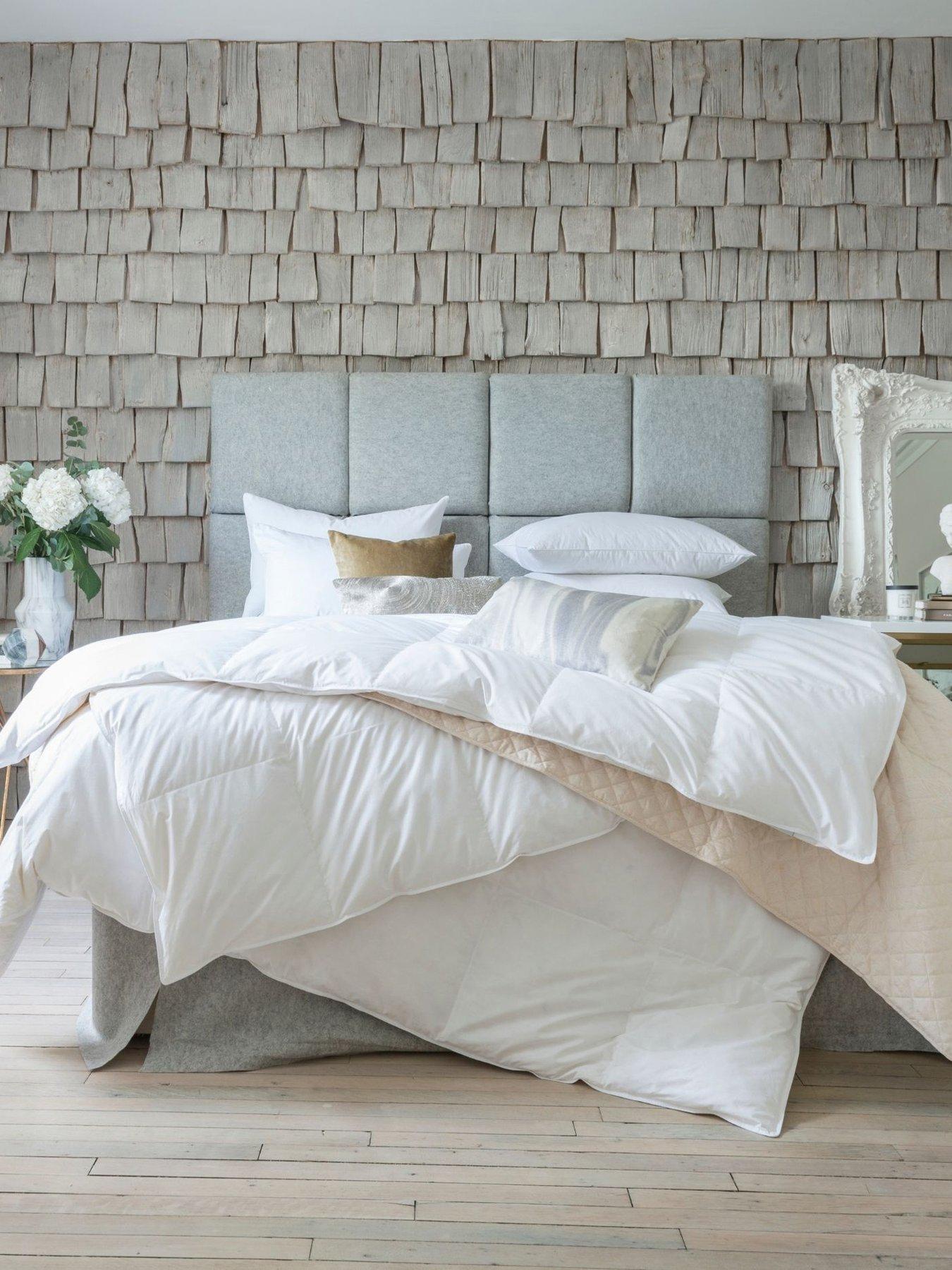 The Fine Bedding Company Luxury Cotton Goose Feather  &  Down 10.5 Tog Duvet