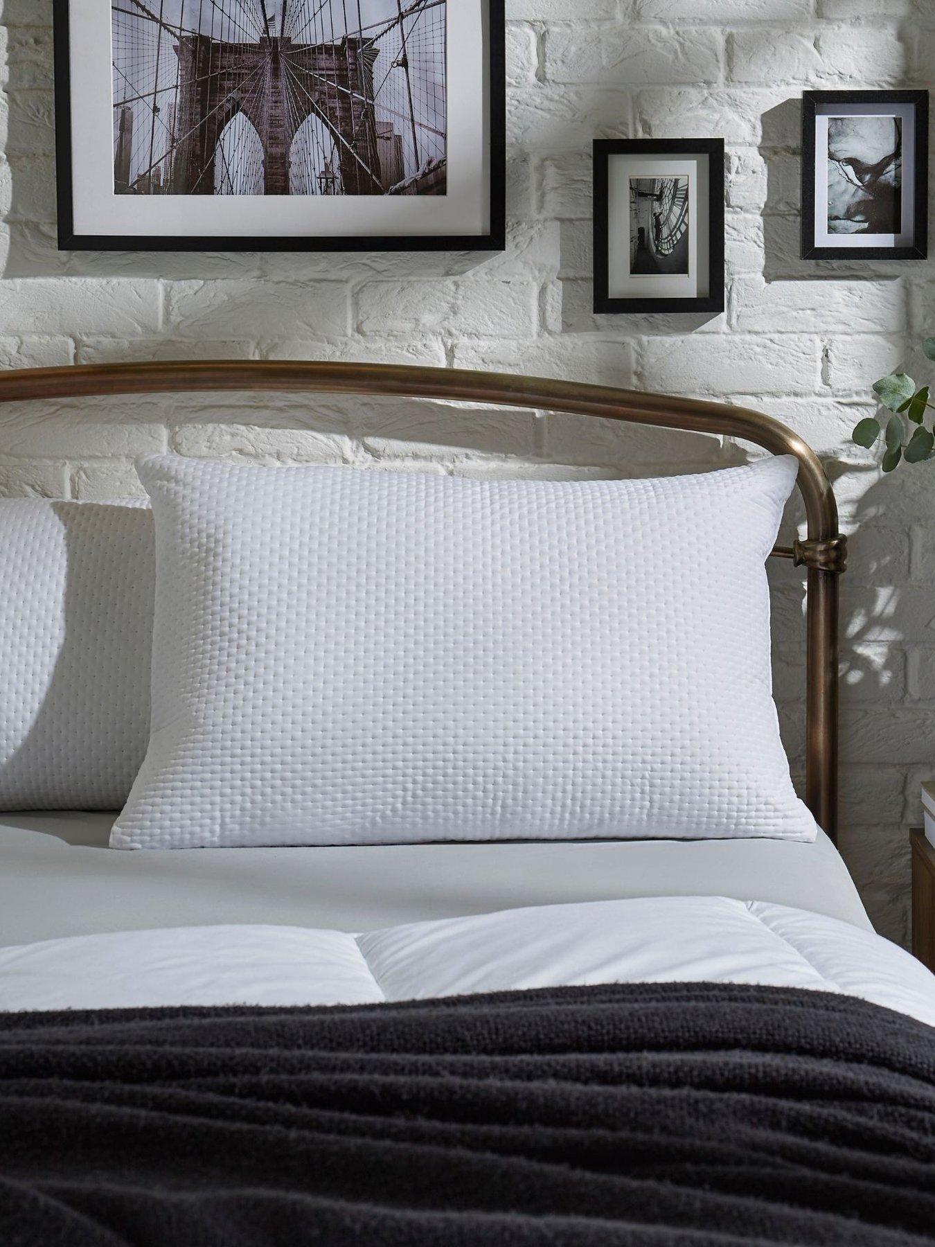 The Fine Bedding Company Silky Soft Medium Support Pillow