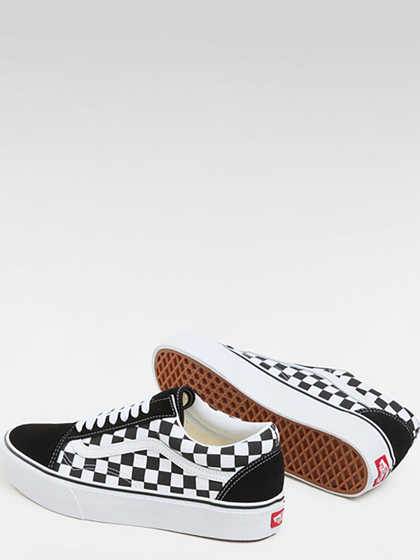 Image 4 of 5 of Vans Unisex Old Skool Platform - Black