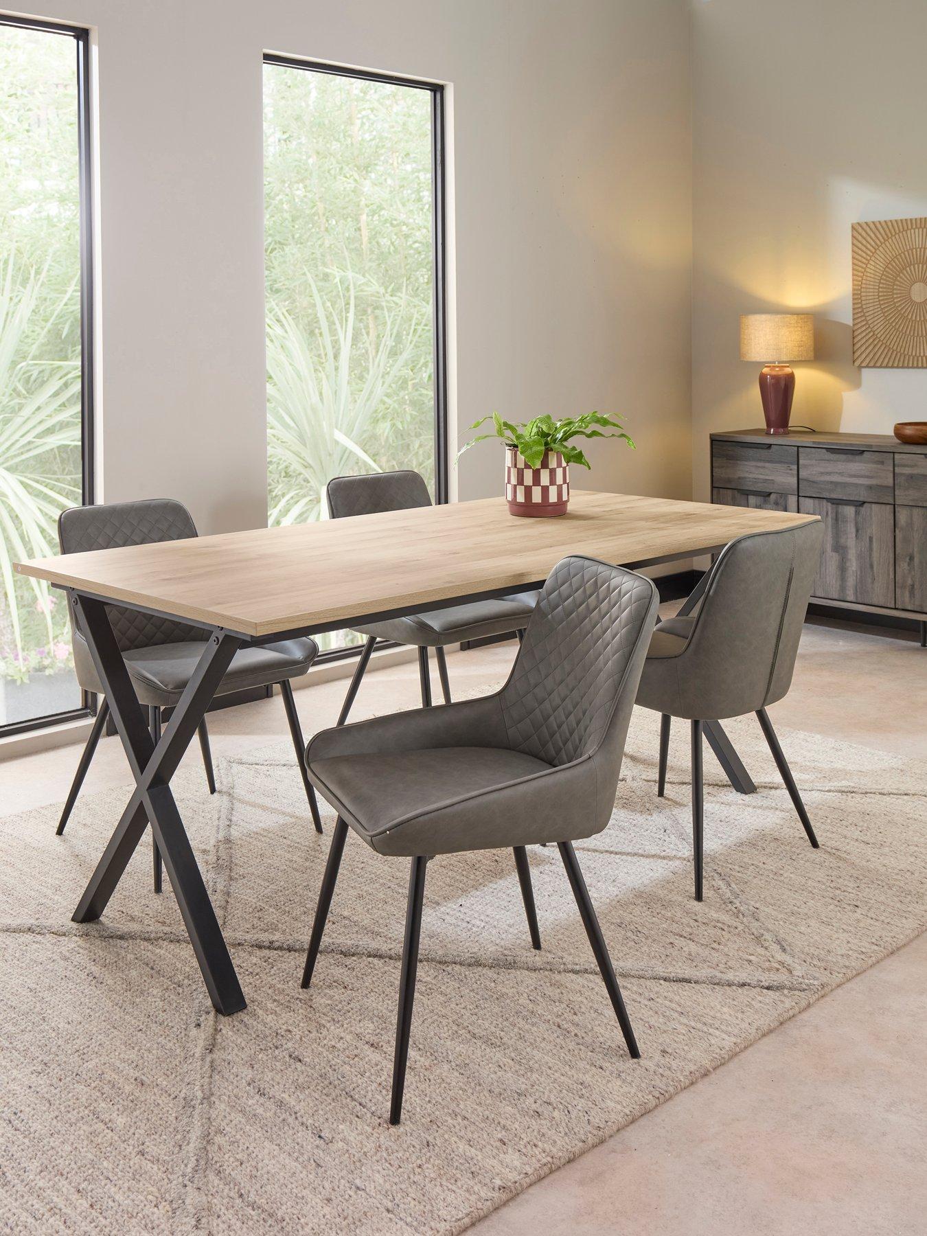 The Very Collection Harlem 160 cm Light Oak Dining Table + 4 Sorena Grey Chairs