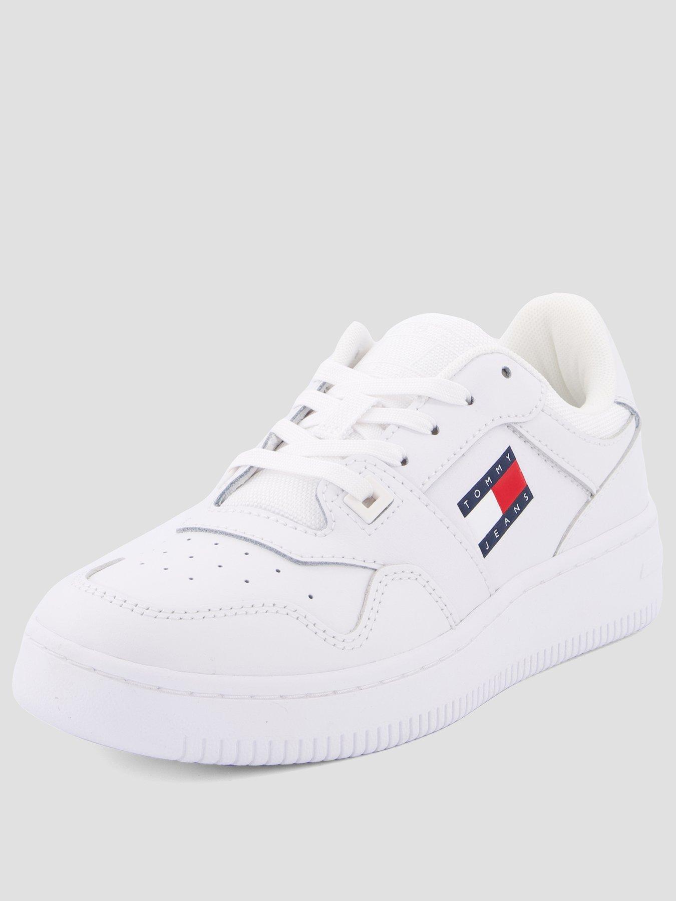 Image 2 of 7 of Tommy Jeans Retro Basket Essential Trainers - White