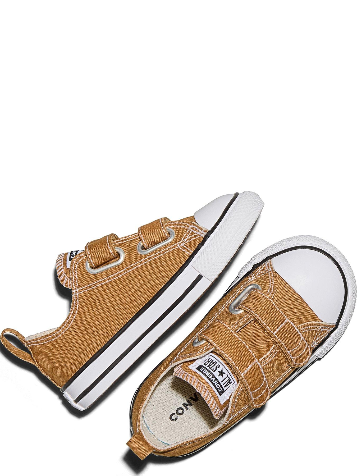 Image 4 of 7 of Converse Infant Chuck Taylor All Star 2v Trainers - Tan