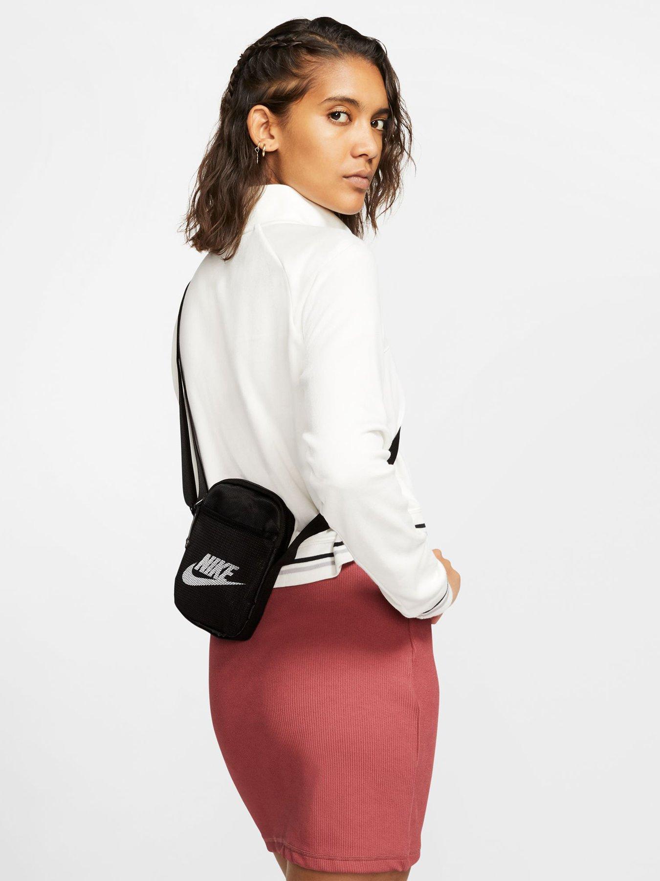 Image 2 of 6 of Nike Unisex Heritage Crossbody Bag - Black