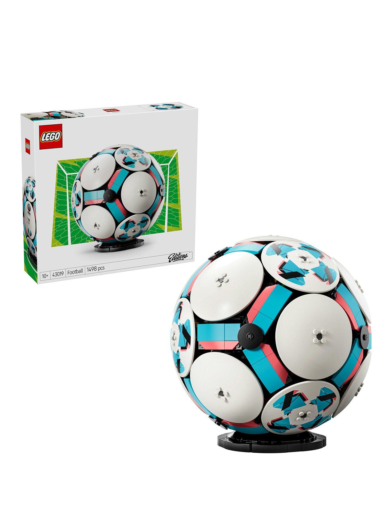 Image 1 of 8 of LEGO Football - 3D Display Model Building Kit 43019